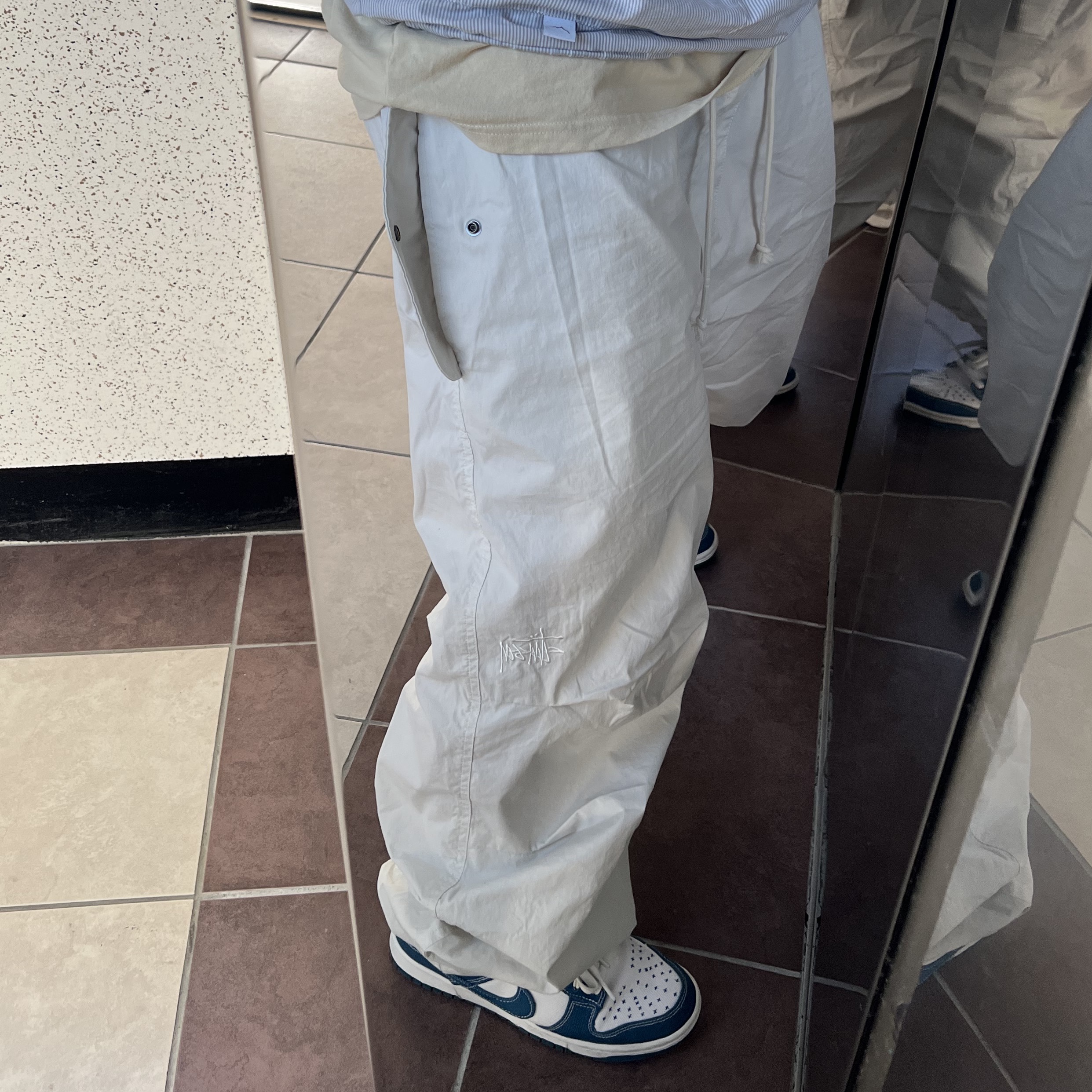 Stussy Nyco Over Trousers Bone 착용 스타일