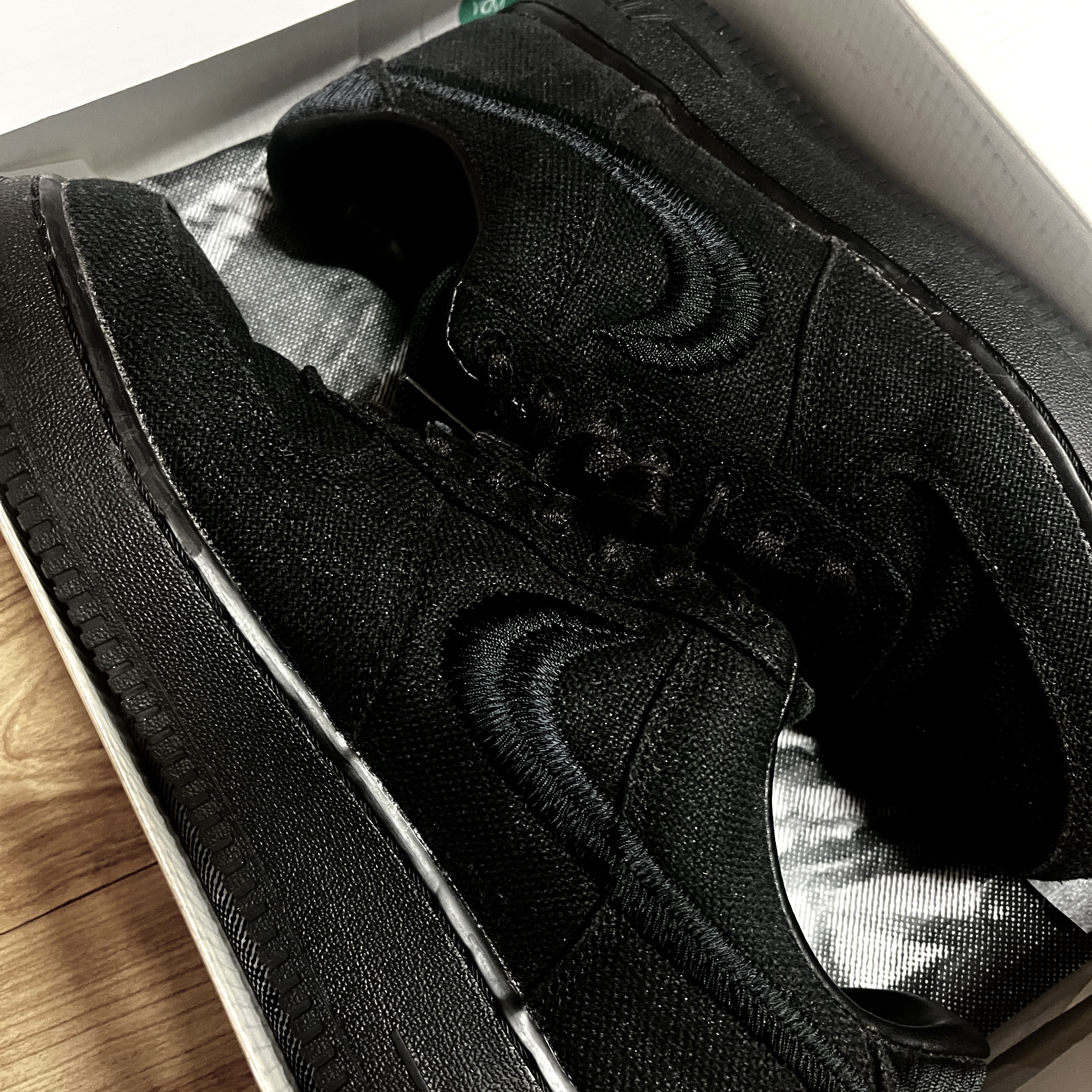 Nike x Stussy Air Force 1 Low Triple Black 착용 스타일 - 1