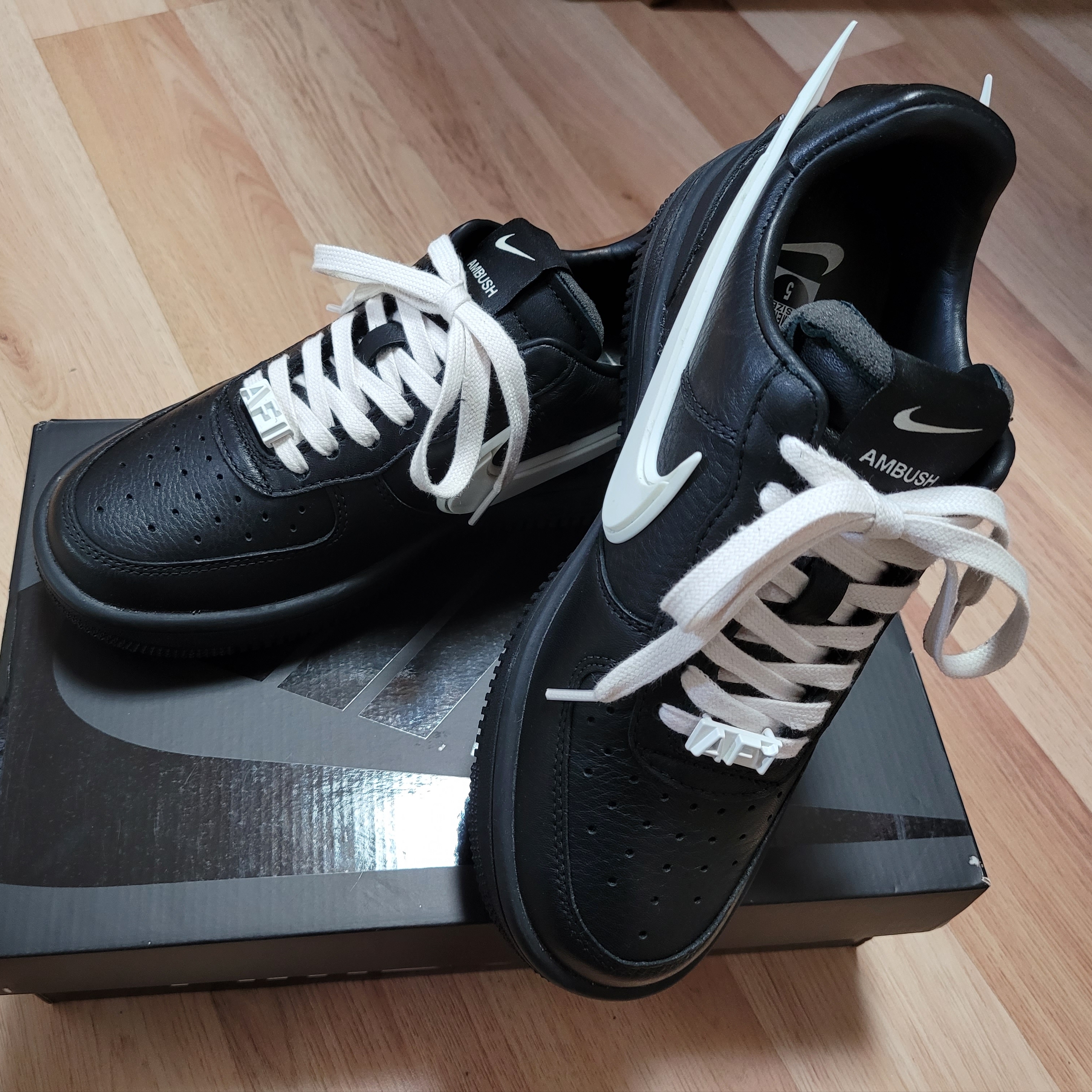 Nike x Ambush Air Force 1 Low SP Black 착용 스타일 - 1
