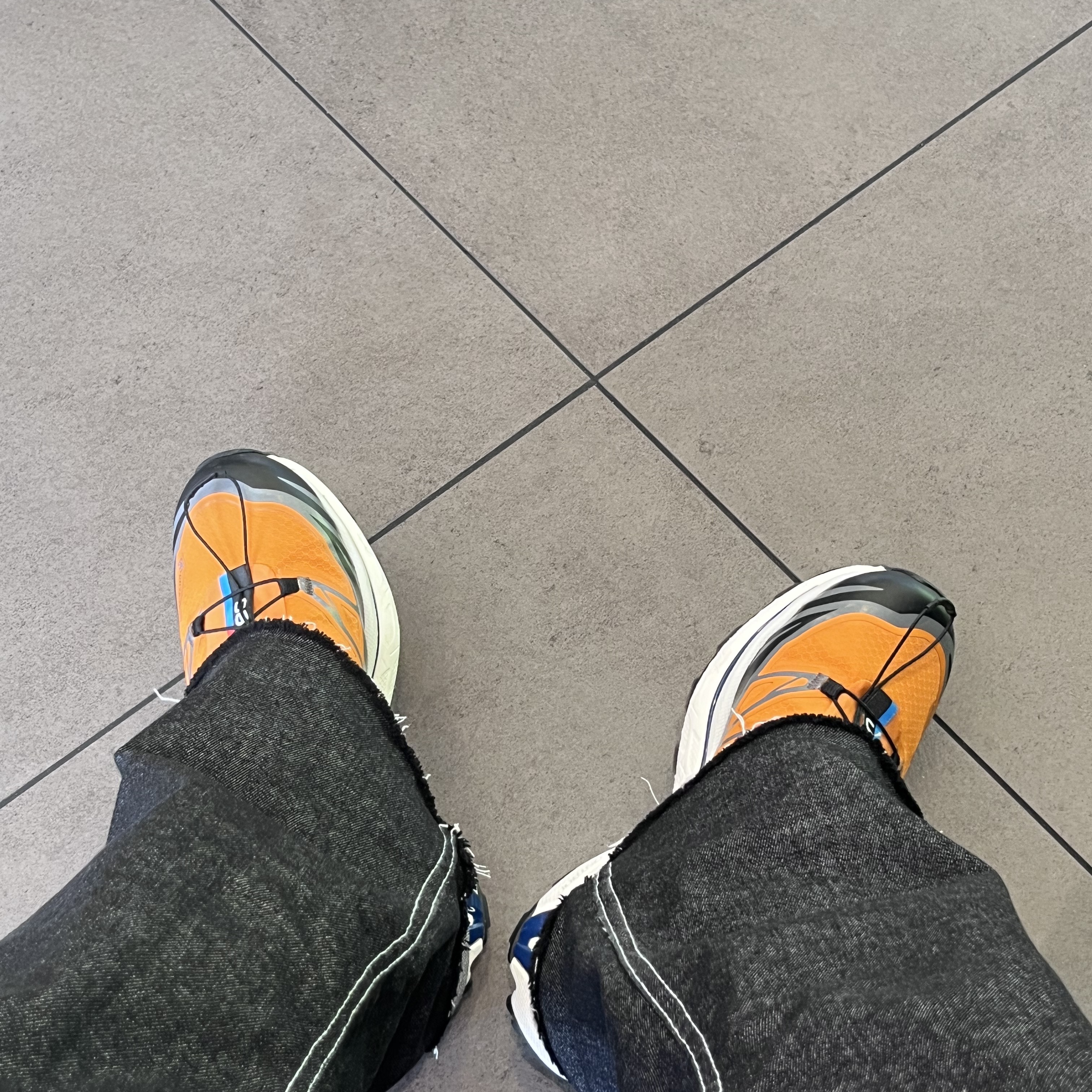 Salomon XT-6 Gore-Tex Utility Marmalade 착용 스타일 - 1
