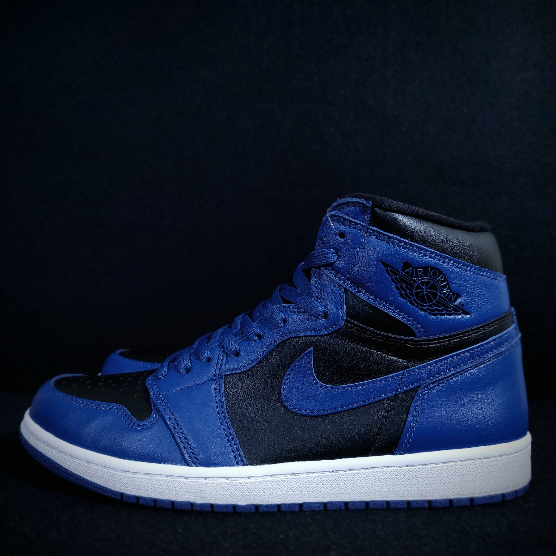 Jordan 1 Retro High OG Dark Marina Blue 착용 스타일 - 2