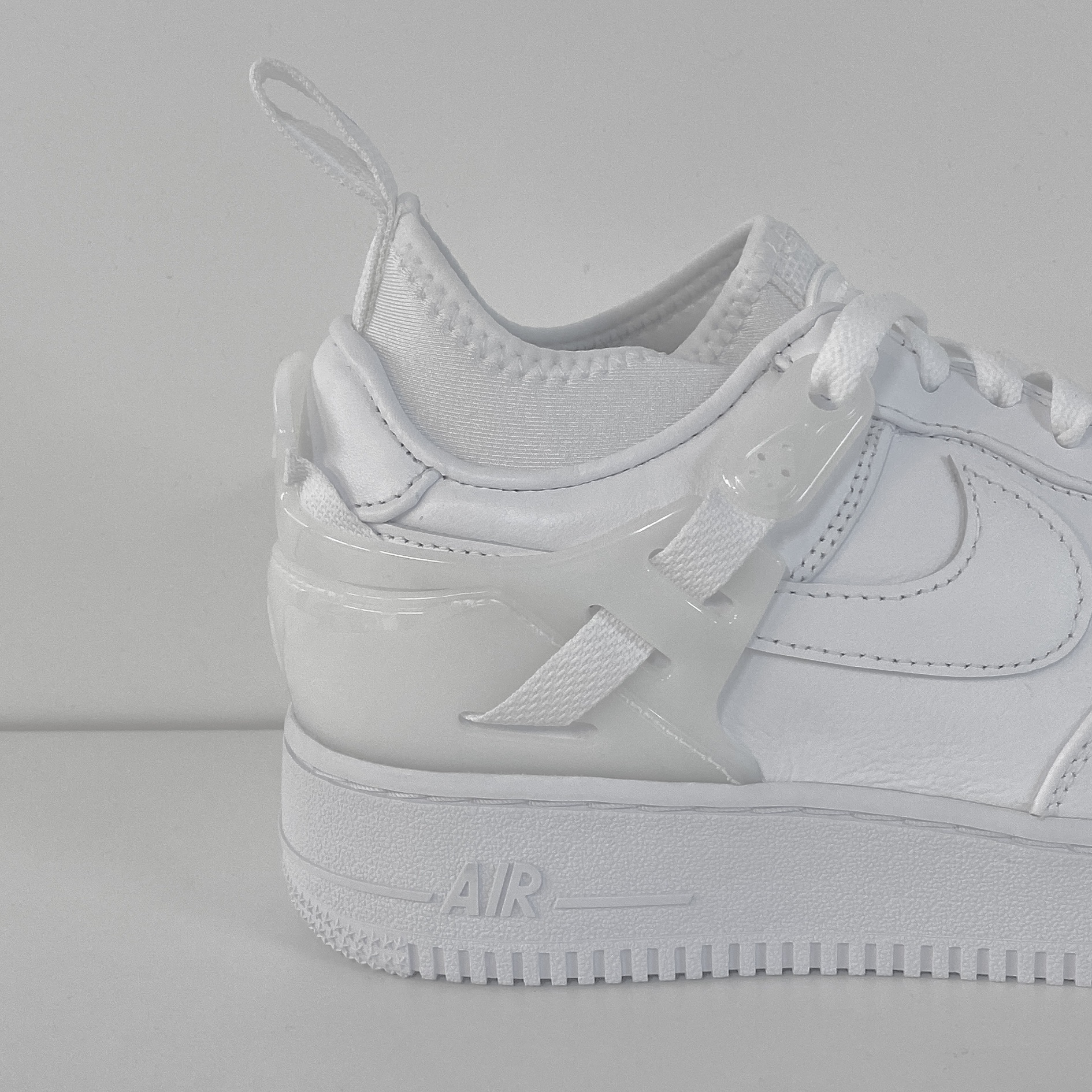 Nike x Undercover Air Force 1 Low SP White 착용 스타일 - 4