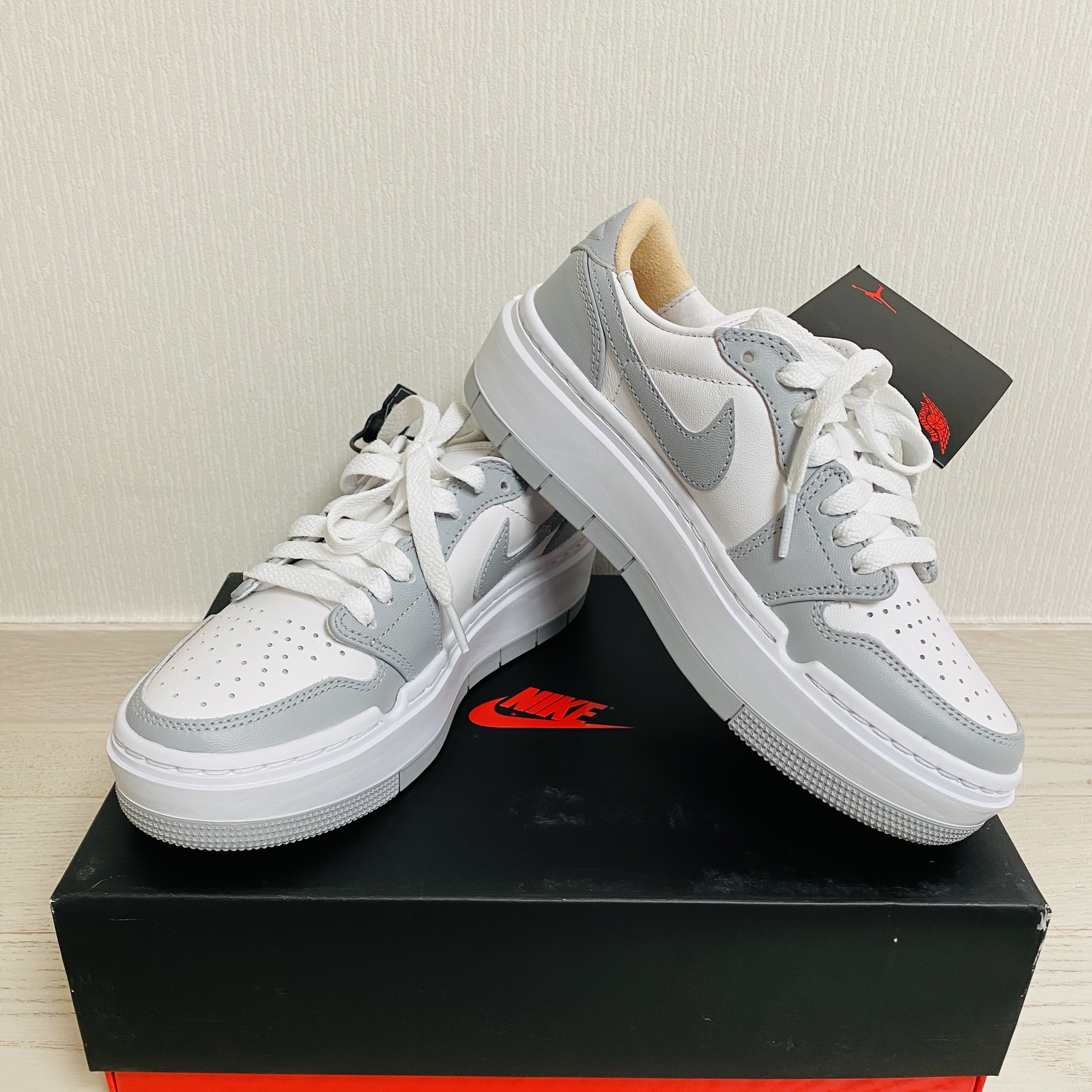 (W) Jordan 1 Elevate Low White and Wolf Grey 착용 스타일