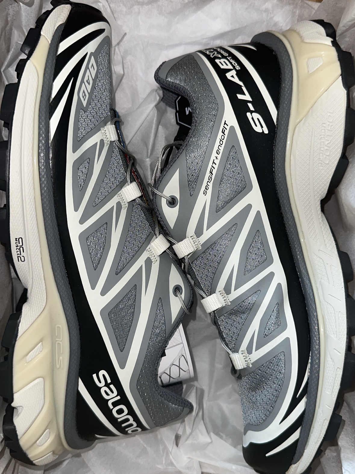 Salomon XT-6 Recut Phantom Vanilla Ice 착용 스타일