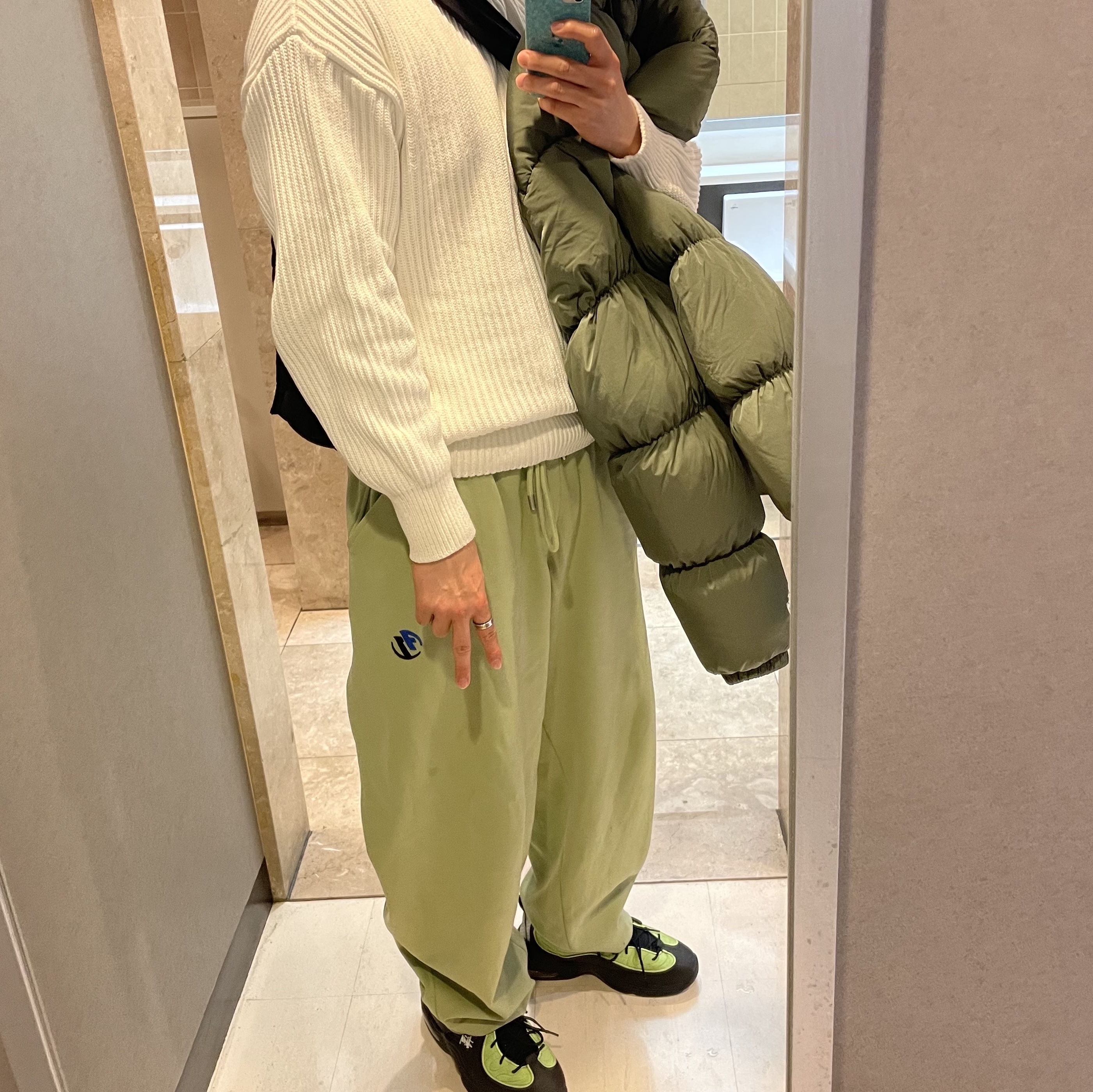 Stussy Ripstop Down Puffer Jacket Olive - 22FW, Zara x Ader Error Jogger Pants Light Green 착용 스타일