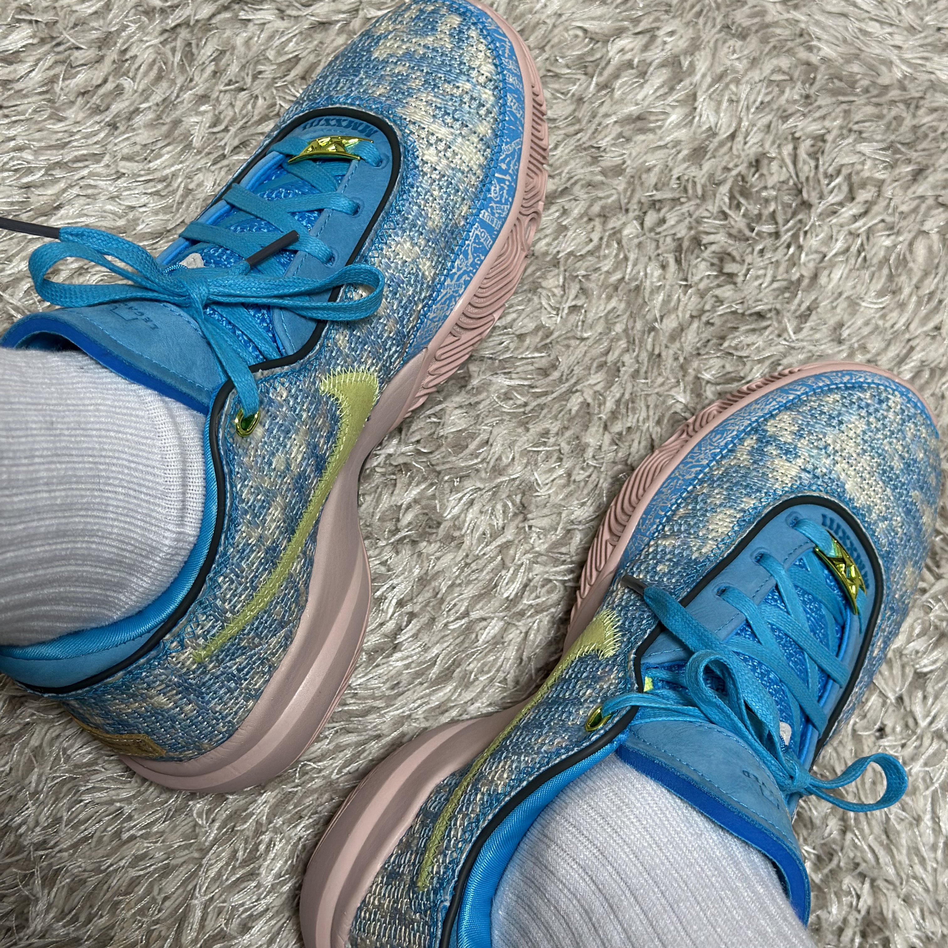 Nike LeBron XX ASW EP Blue Lightning Coconut Milk 착용 스타일 - 3