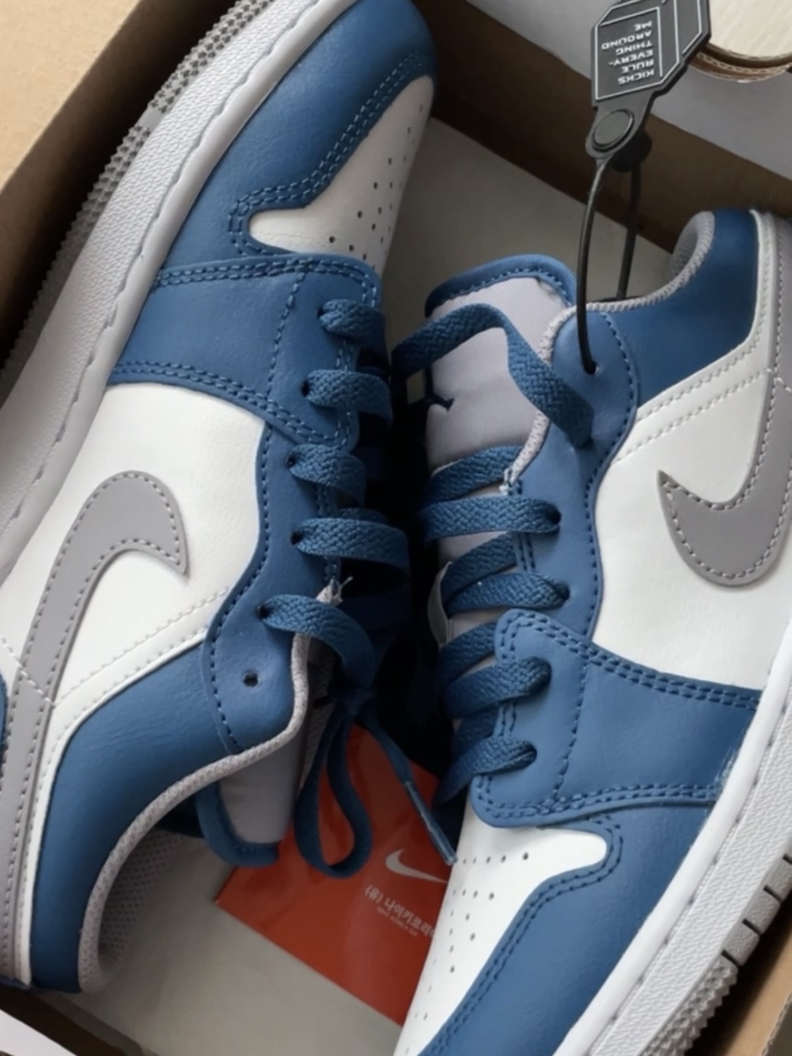 (GS) Jordan 1 Low True Blue Cement Grey 착용 스타일
