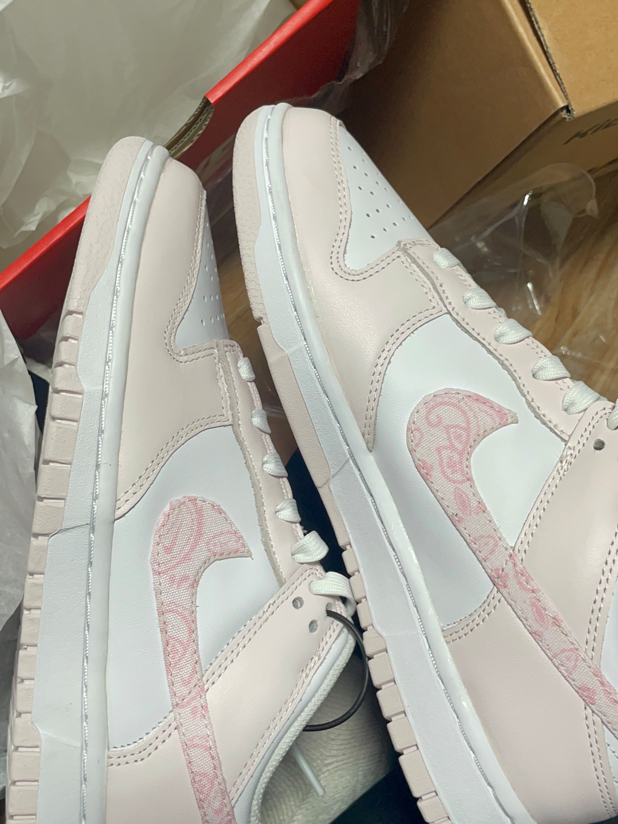 (W) Nike Dunk Low Pearl Pink 착용 스타일 - 1