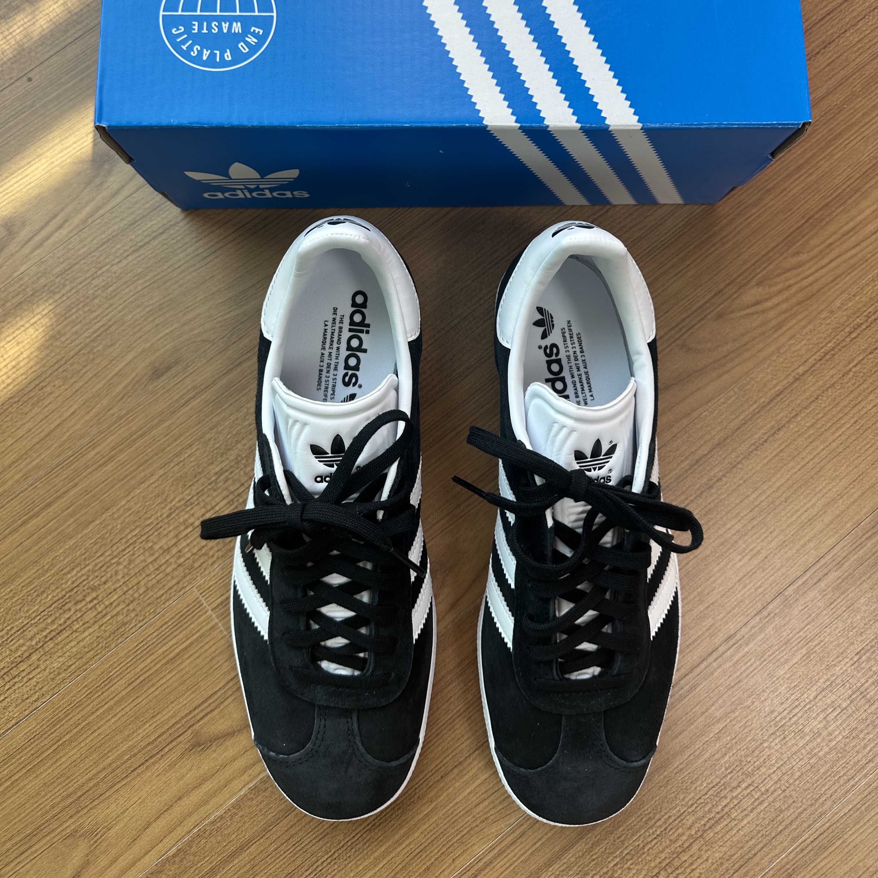 Adidas Gazelle Core Black White 착용 스타일