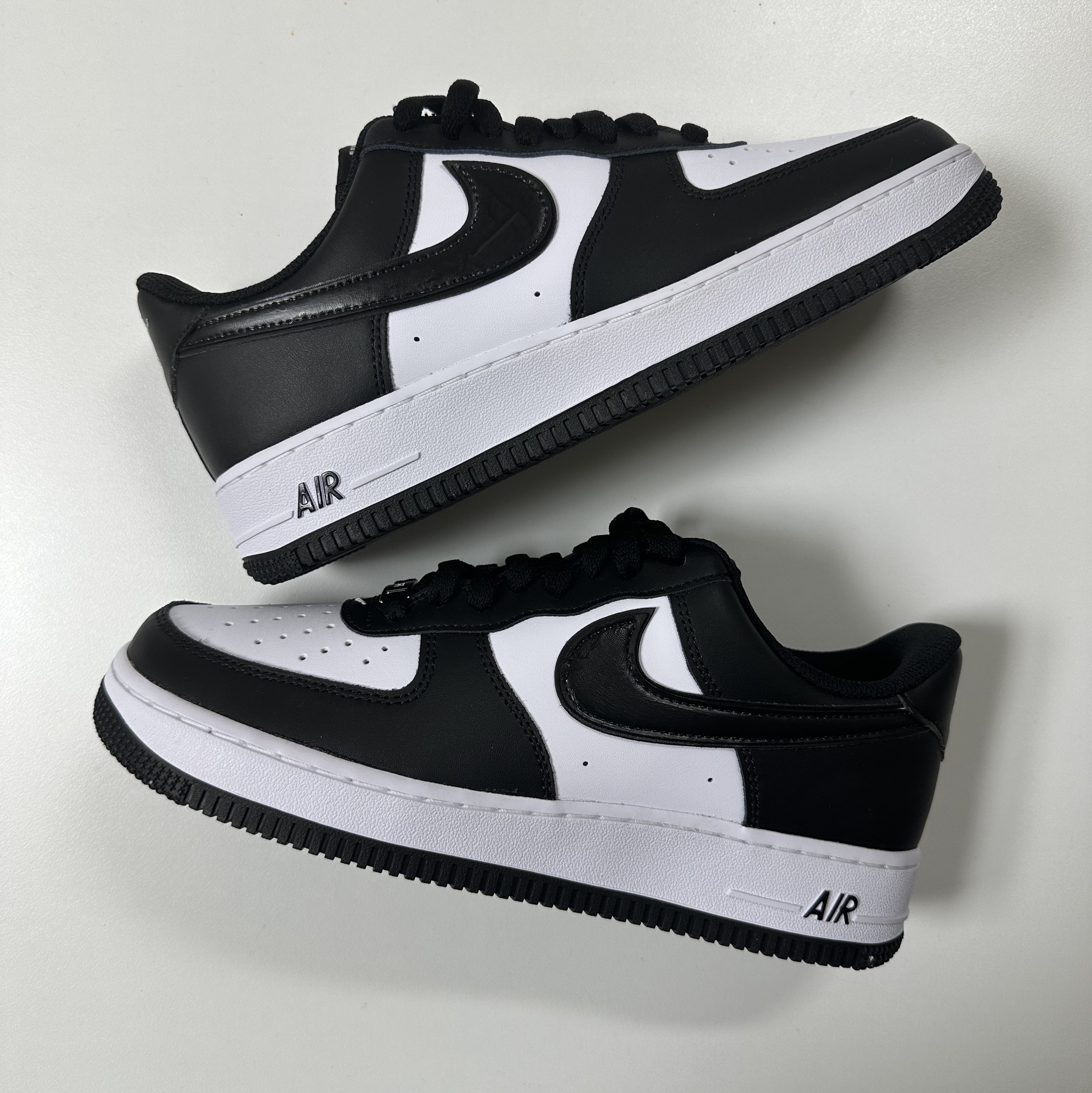 Nike Air Force 1 '07 Black White 착용 스타일 - 1
