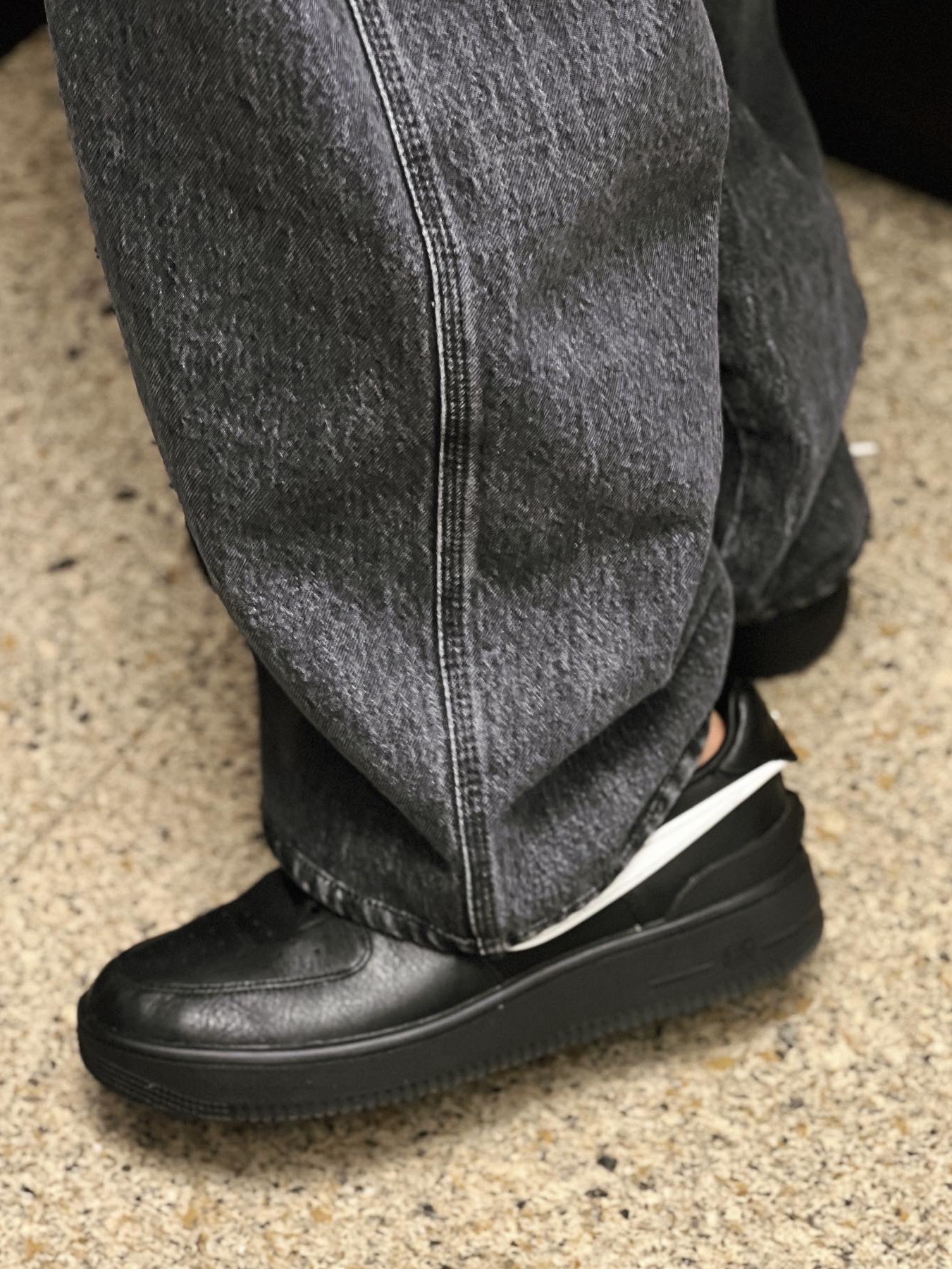 Nike x Ambush Air Force 1 Low SP Black 착용 스타일 - 2