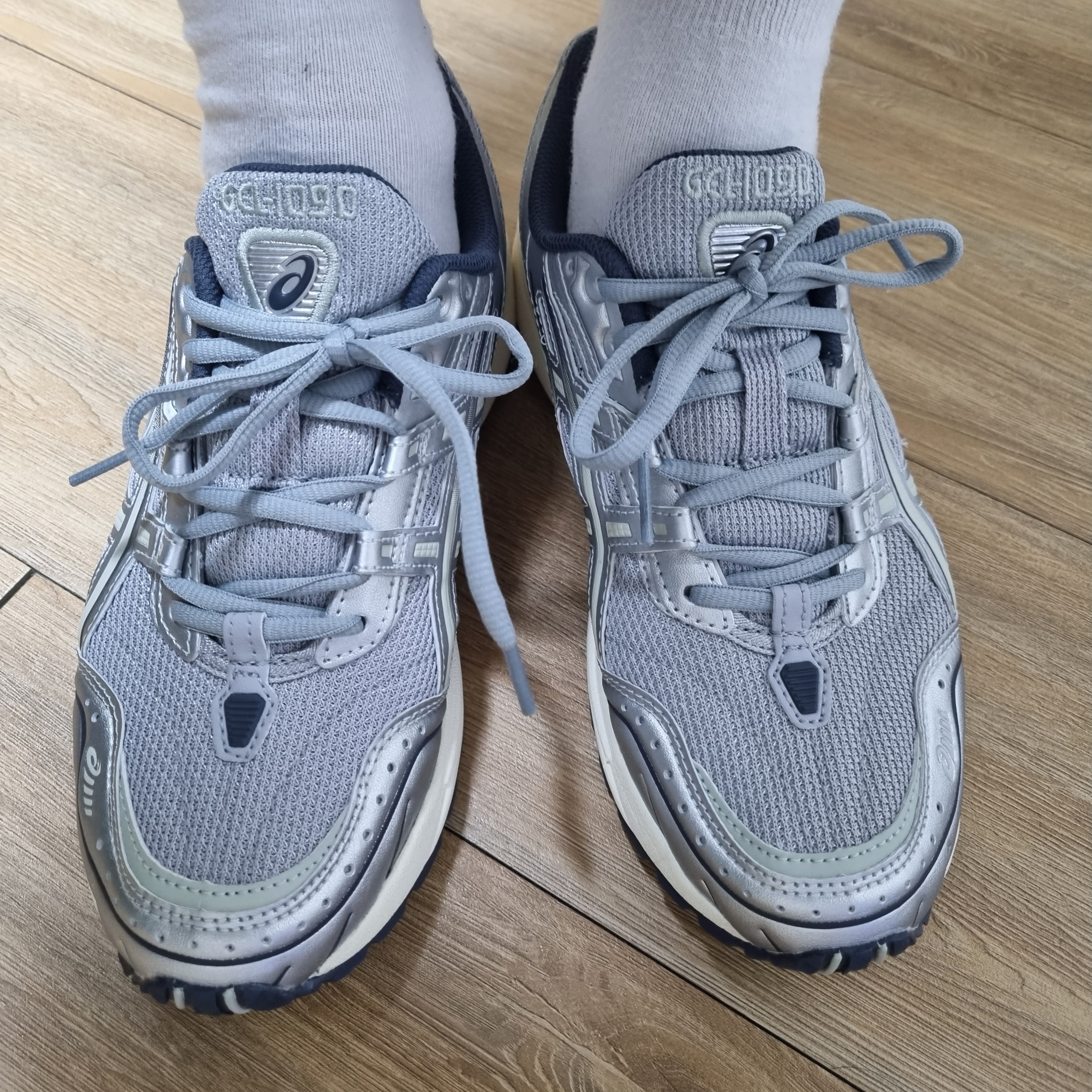 Asics Gel-1090 Piedmont Grey 착용 스타일