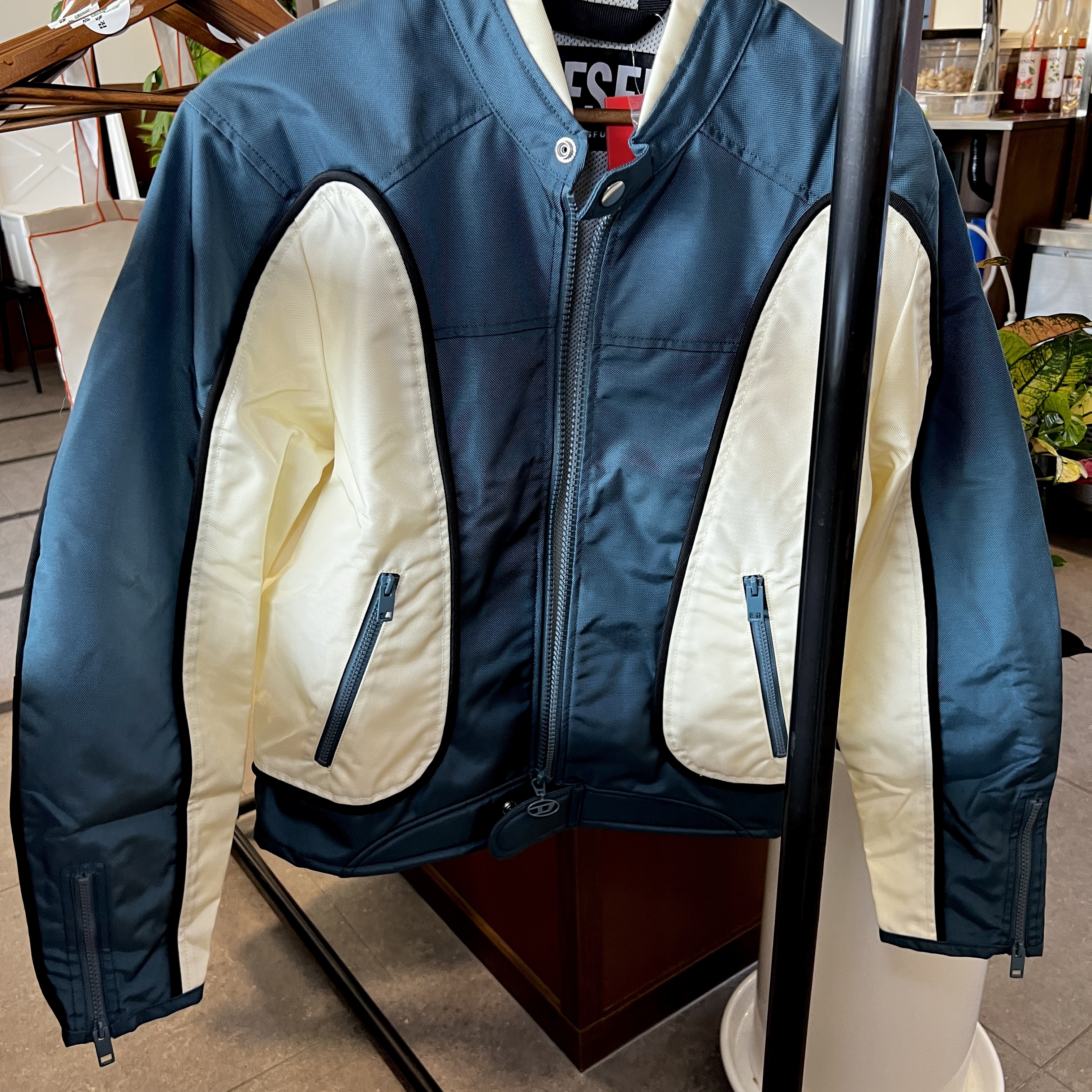 Diesel J-Blink Biker Jacket in Colour-Block Nylon Blue White 착용 스타일 - 3