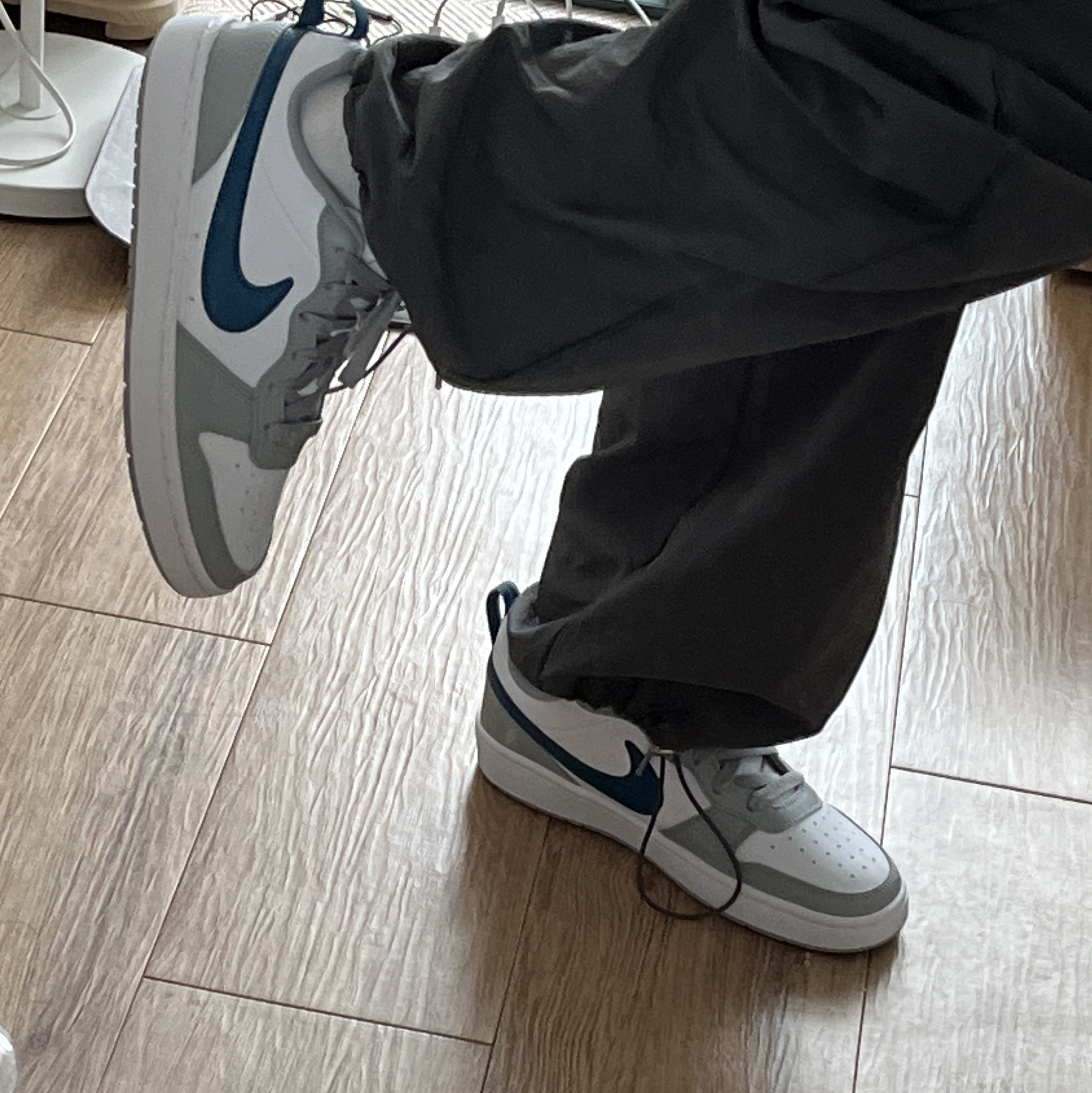 (GS) Nike Court Borough Low 2 Light Smoke Grey 착용 스타일