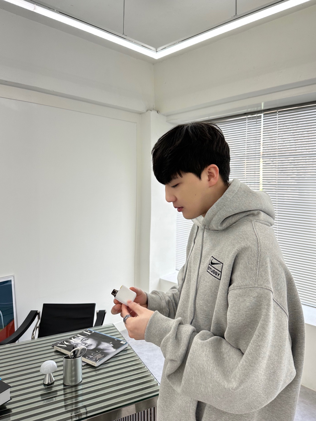 Nike x Stussy NRG RA Pullover Hoodie Dark Grey Heather (DJ9488-063) 착용 스타일