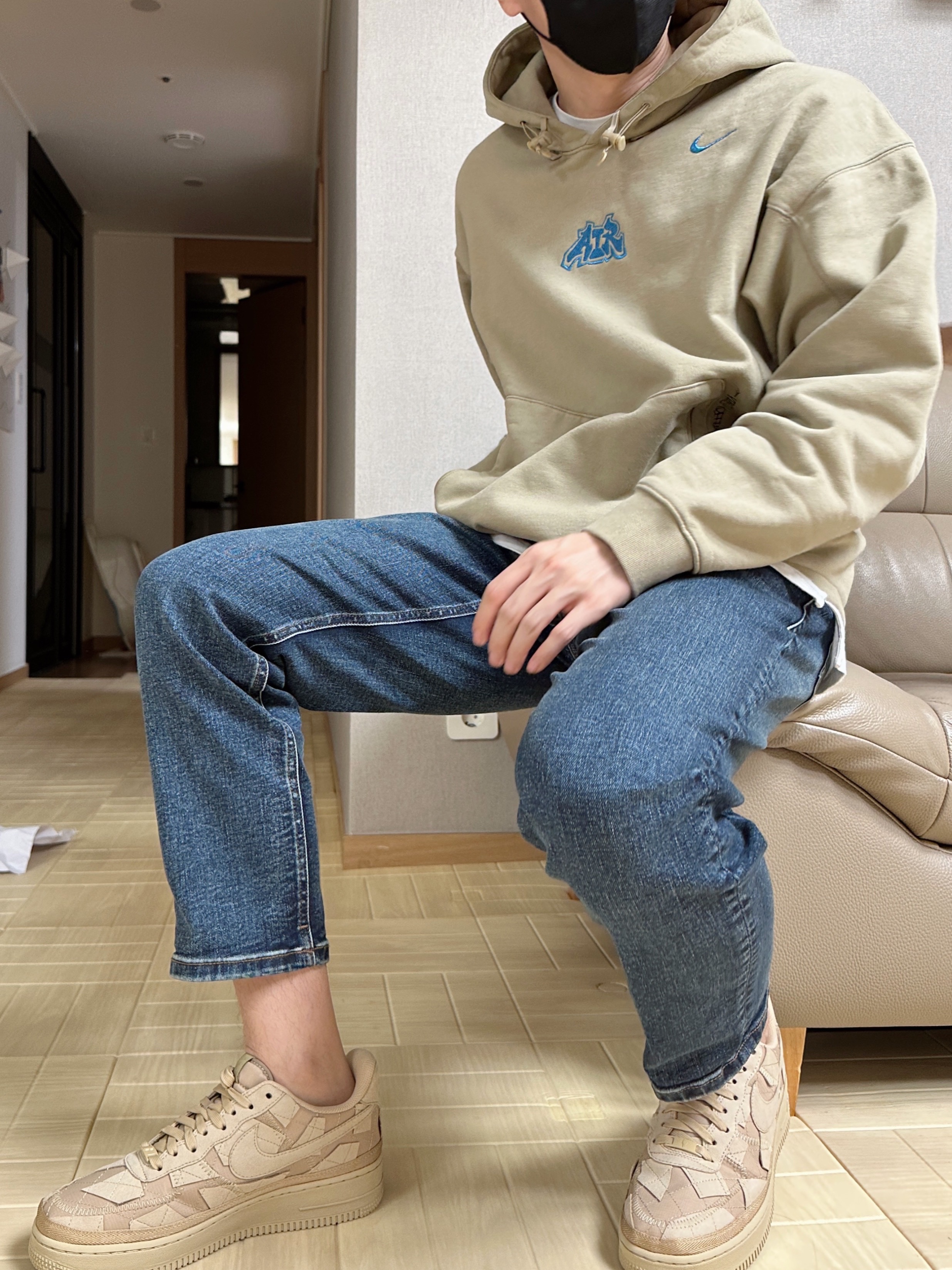 Nike x Off-White NRG Fleece Hoodie Khaki - Asia, Nike x Billie Eilish Air Force 1 Low '07 SP Mushroom 착용 스타일 - 2