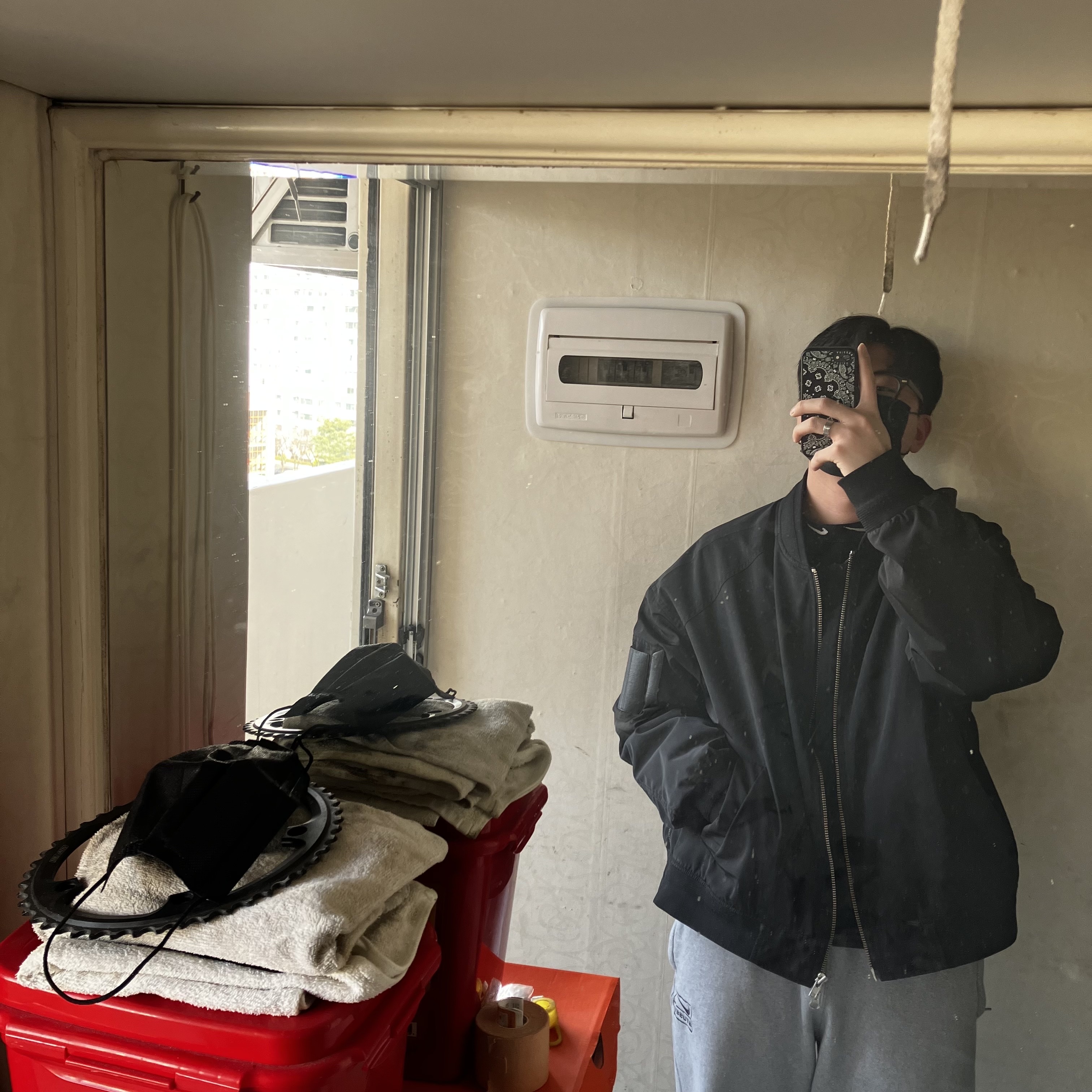 Nike x Stussy NRG RA Fleece Pants Dark Grey Heather (DJ9490-063), Nike x Stussy NRG BR LS Knit Top 착용 스타일 - 1
