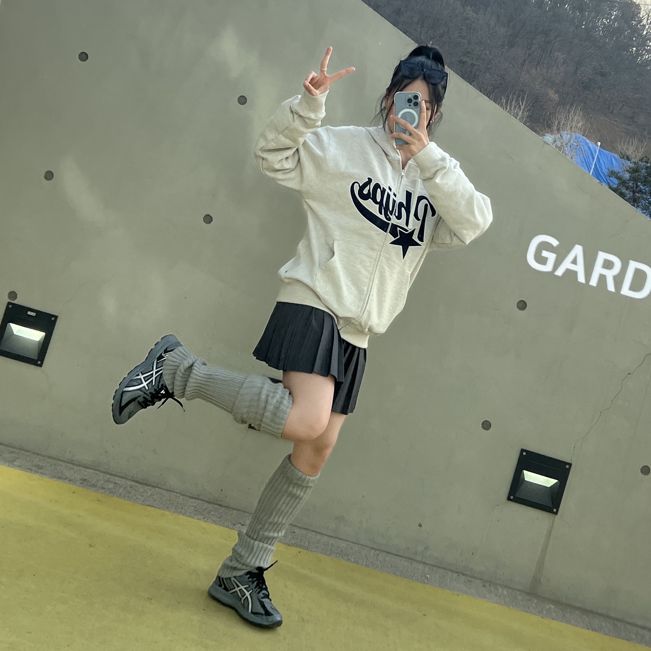 Asics Jog 100 S Steel Grey - 2E Wide 착용 스타일 - 5