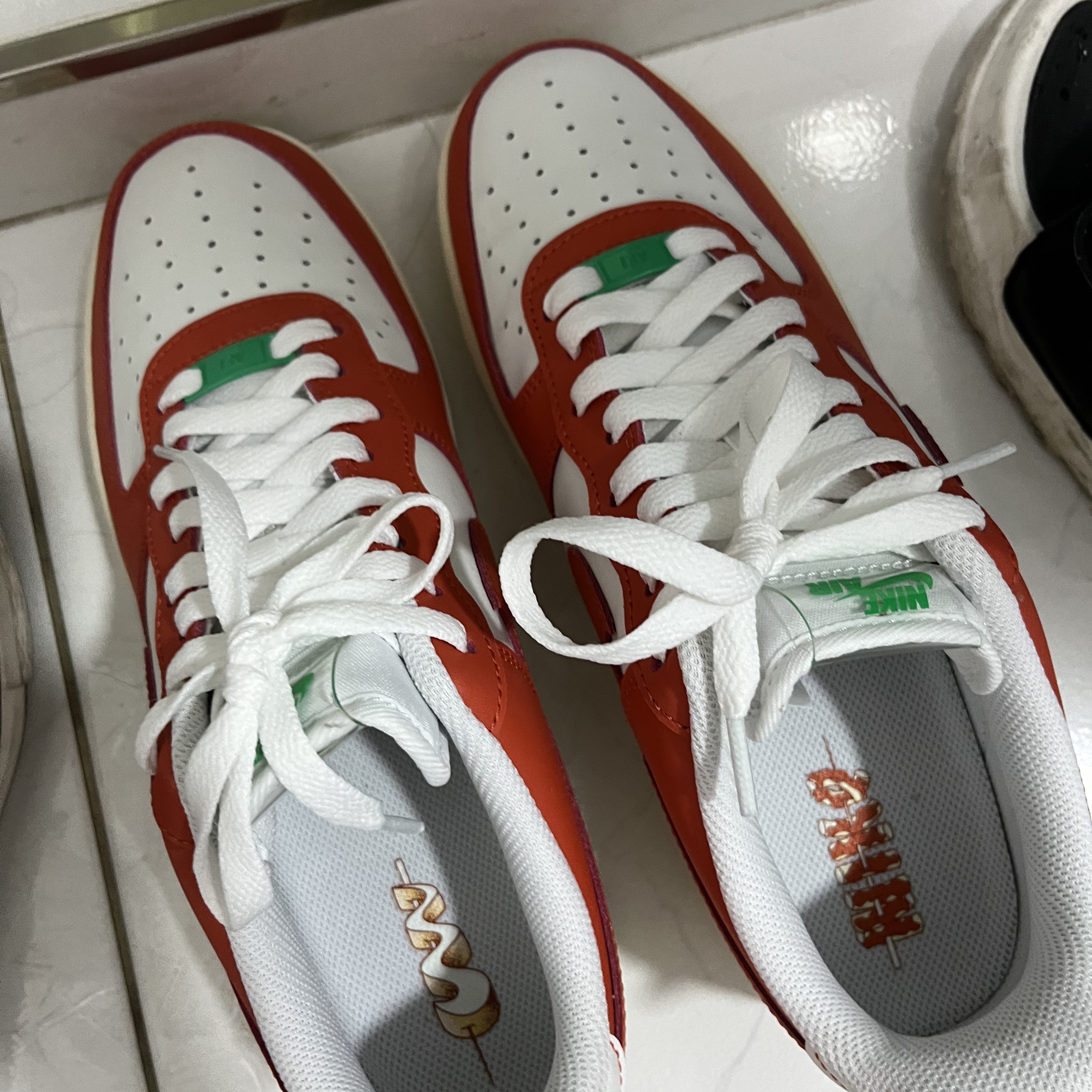 Nike Air Force 1 '07 LV8 Pojangmacha 착용 스타일
