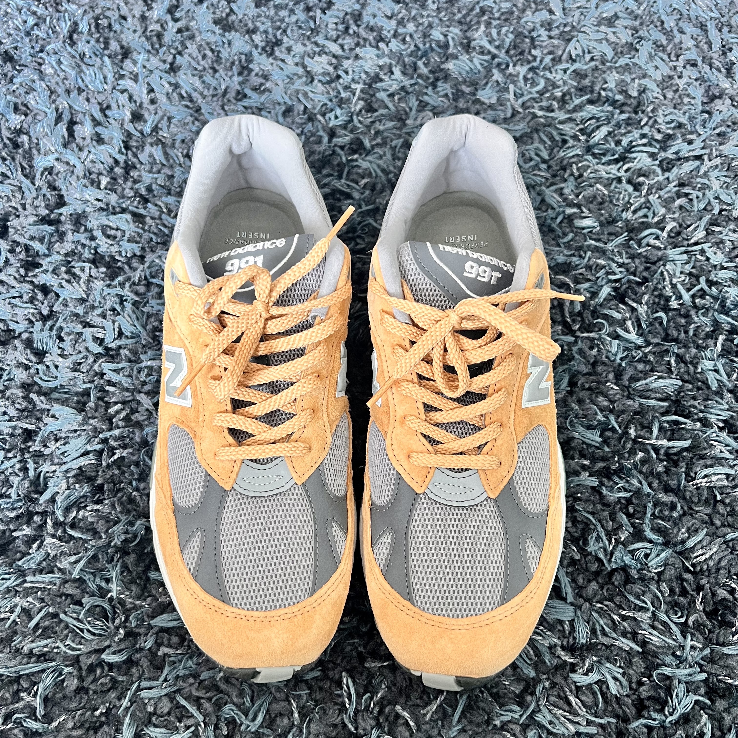 New Balance 991 Made in UK Tan Grey 착용 스타일 - 2