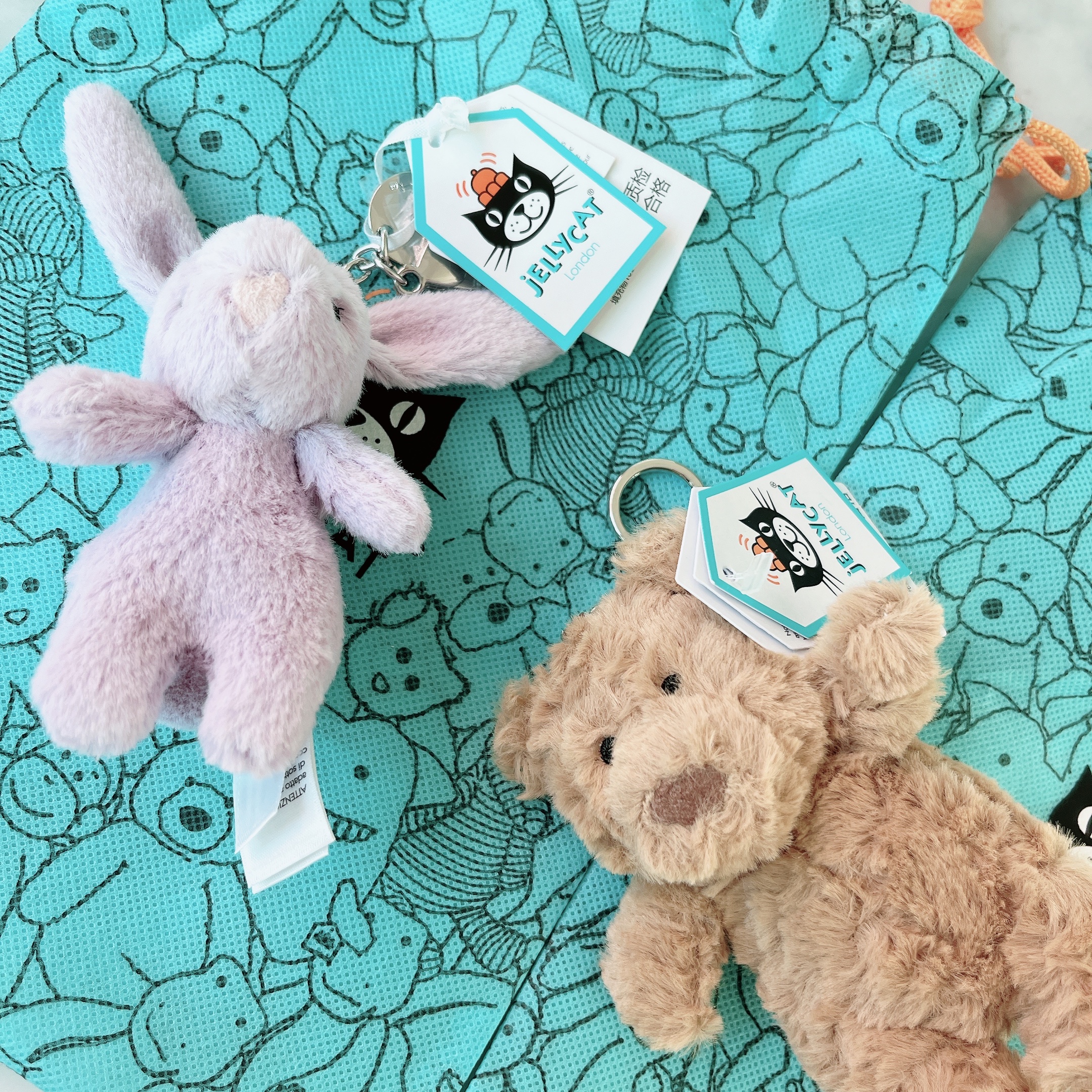 Jellycat Bashful Bunny Bag Charm Lavender 착용 스타일 - 1
