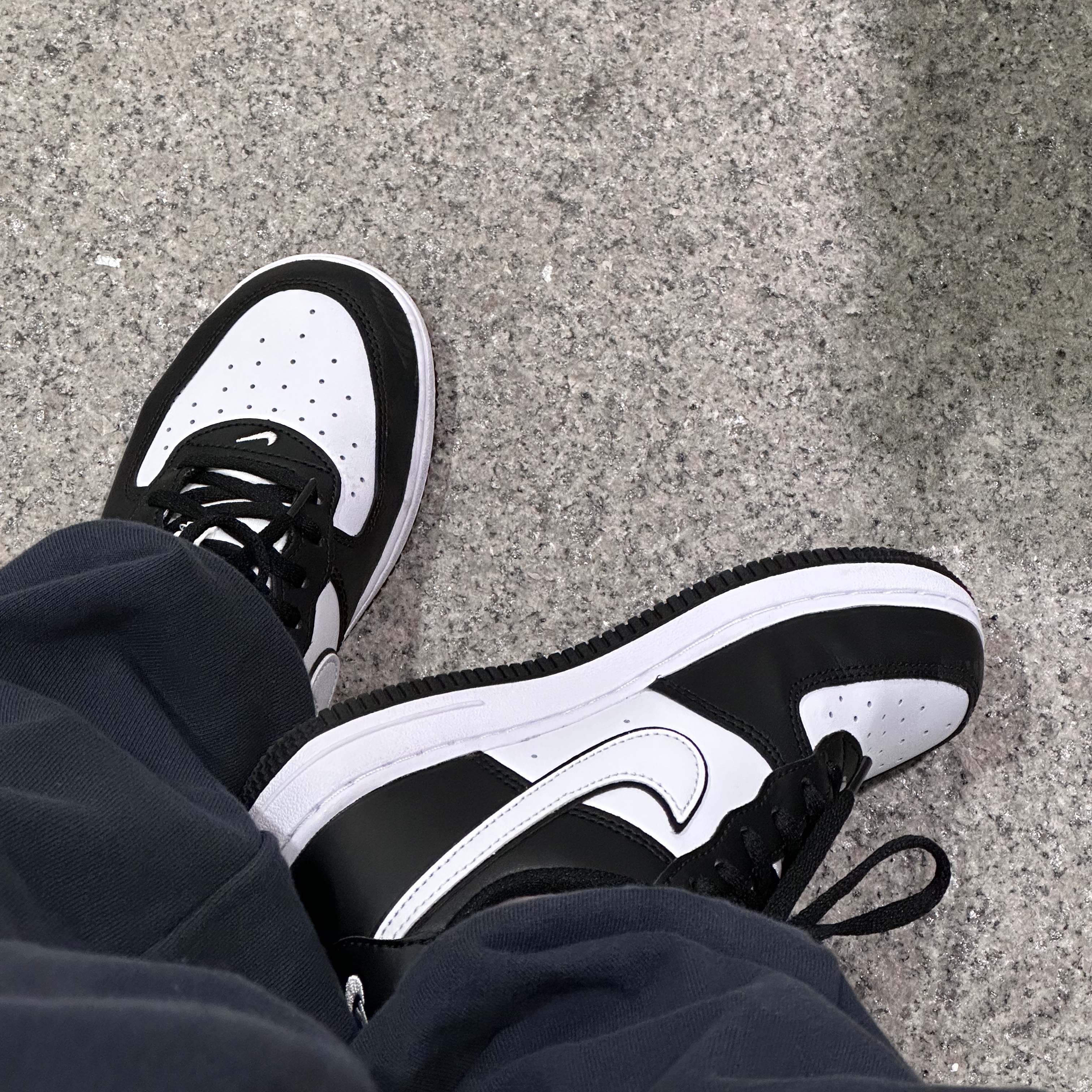 (PS) Nike Air Force 1 LV8 2 Black White 착용 스타일