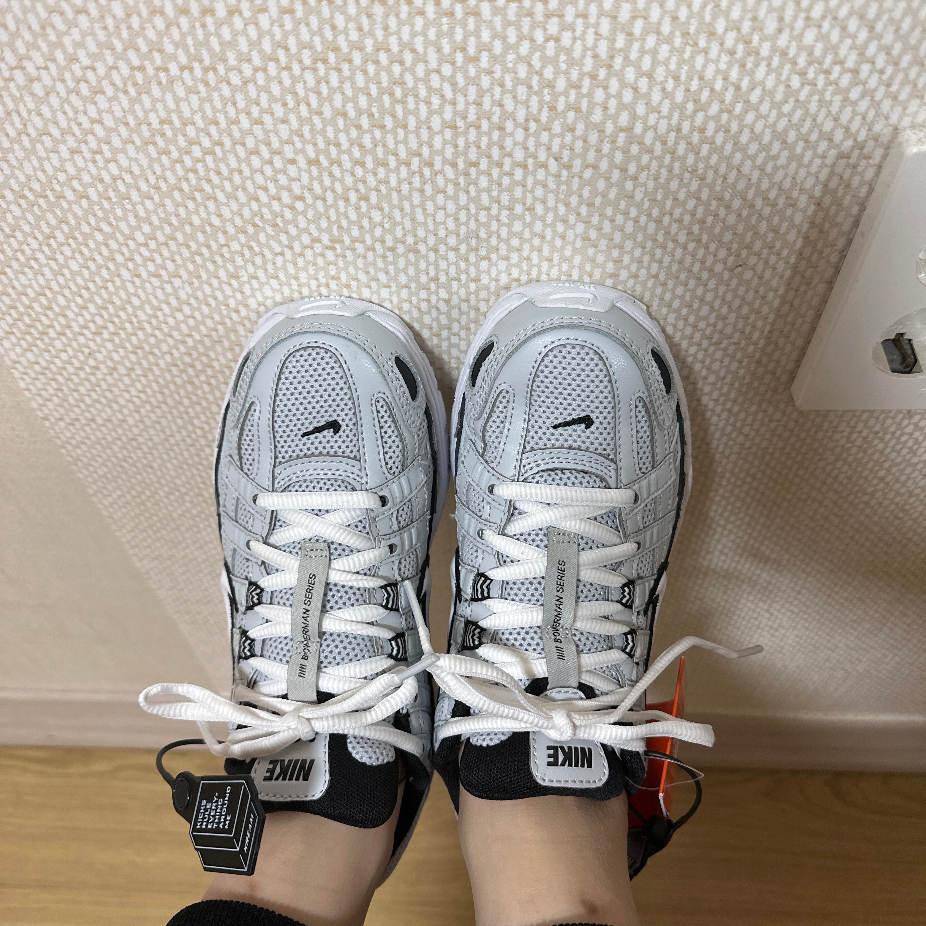 Nike P-6000 Pure Platinum 착용 스타일