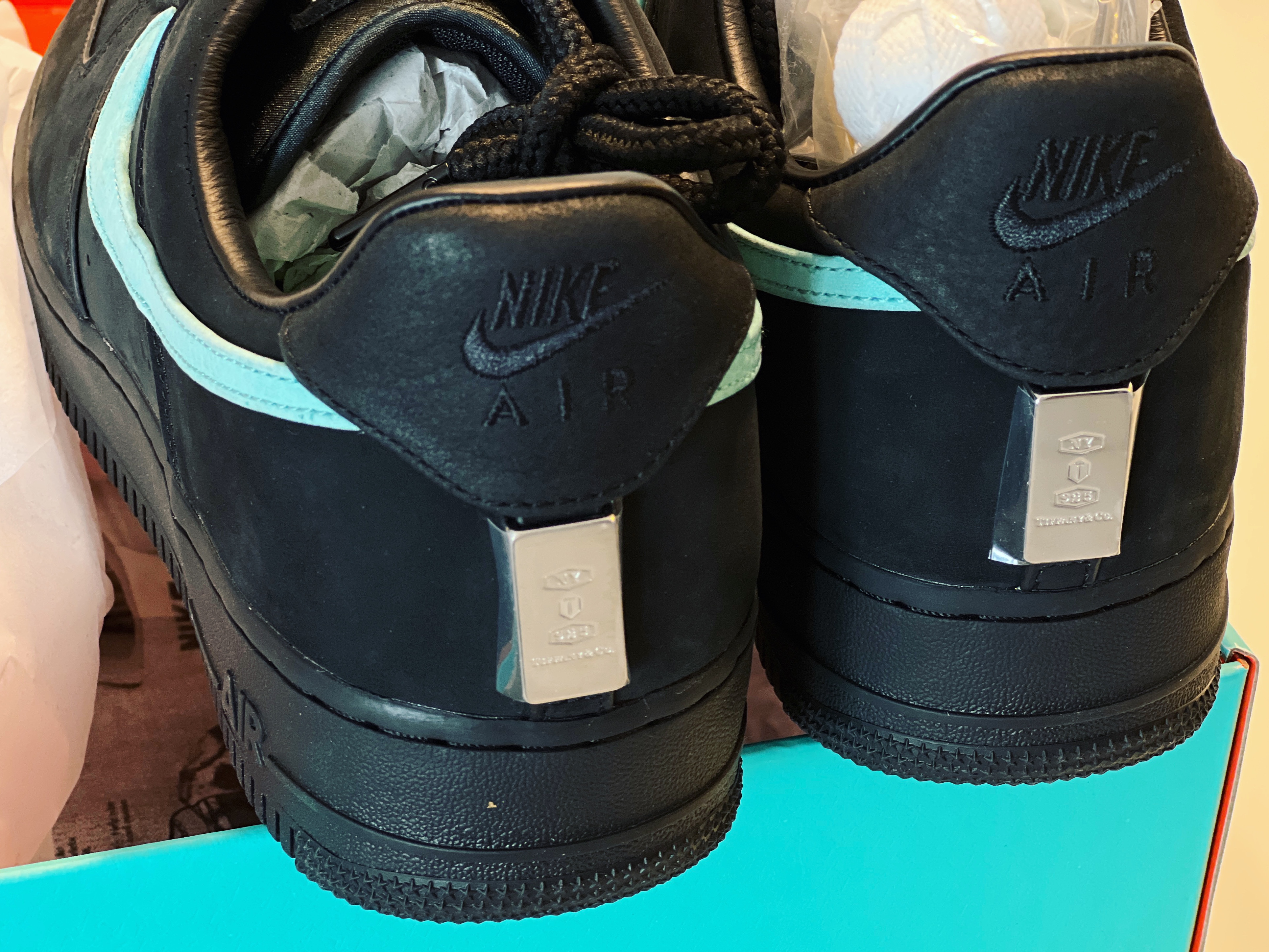 Nike x Tiffany & Co. Air Force 1 Low SP 1837 착용 스타일 - 2