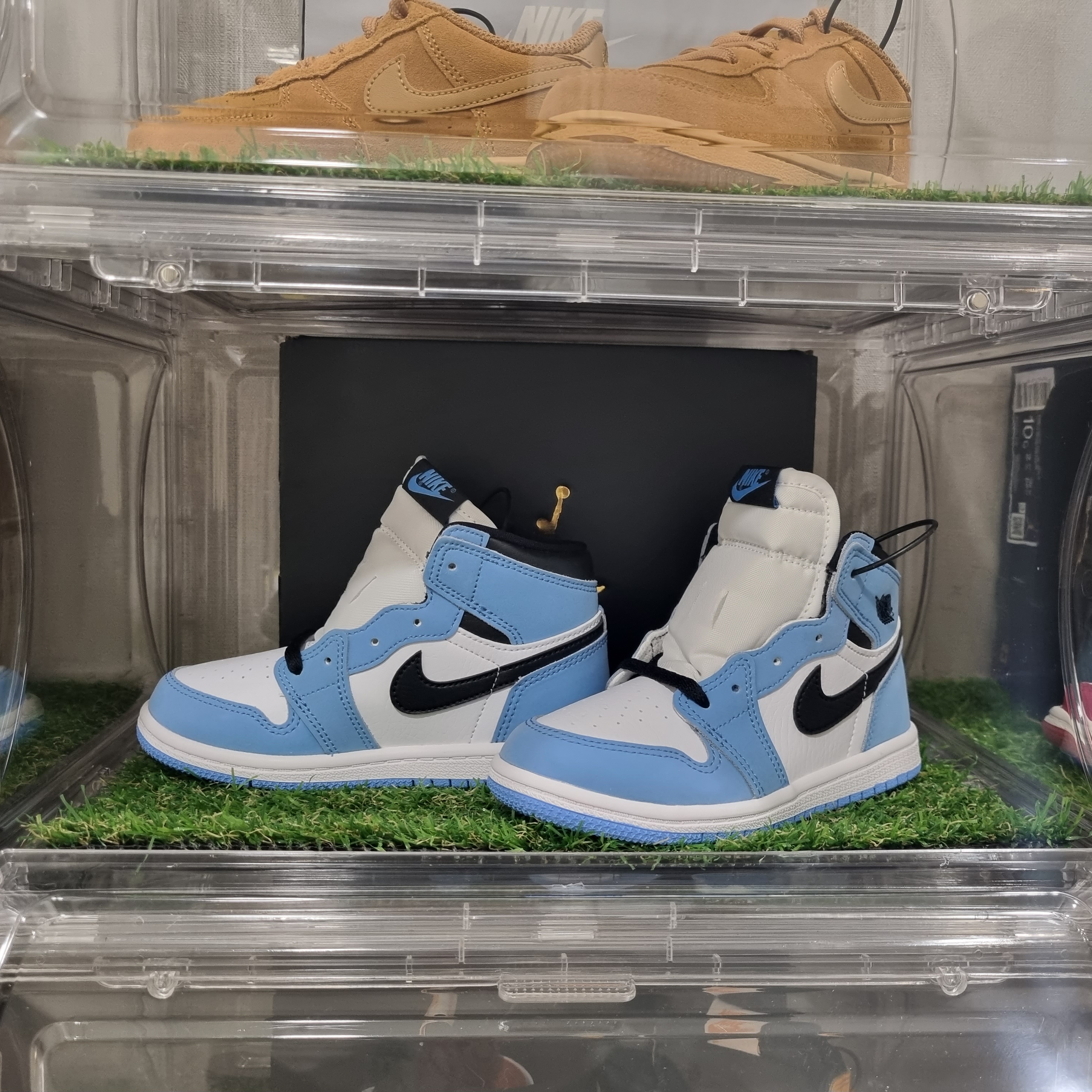 (TD) Jordan 1 Retro High OG University Blue 착용 스타일 - 2