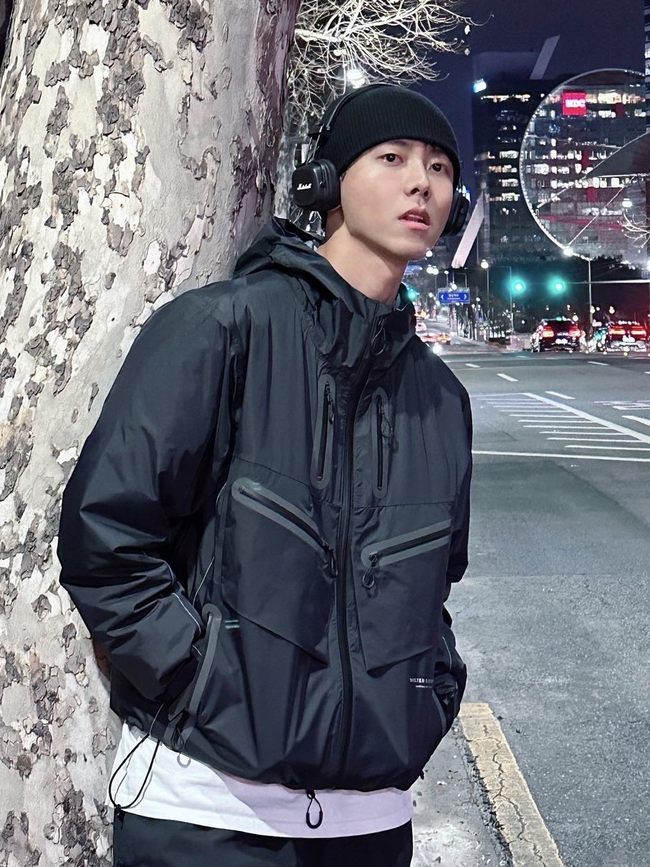Marshall Major IV Black (Korean Ver.) 착용 스타일 - 3
