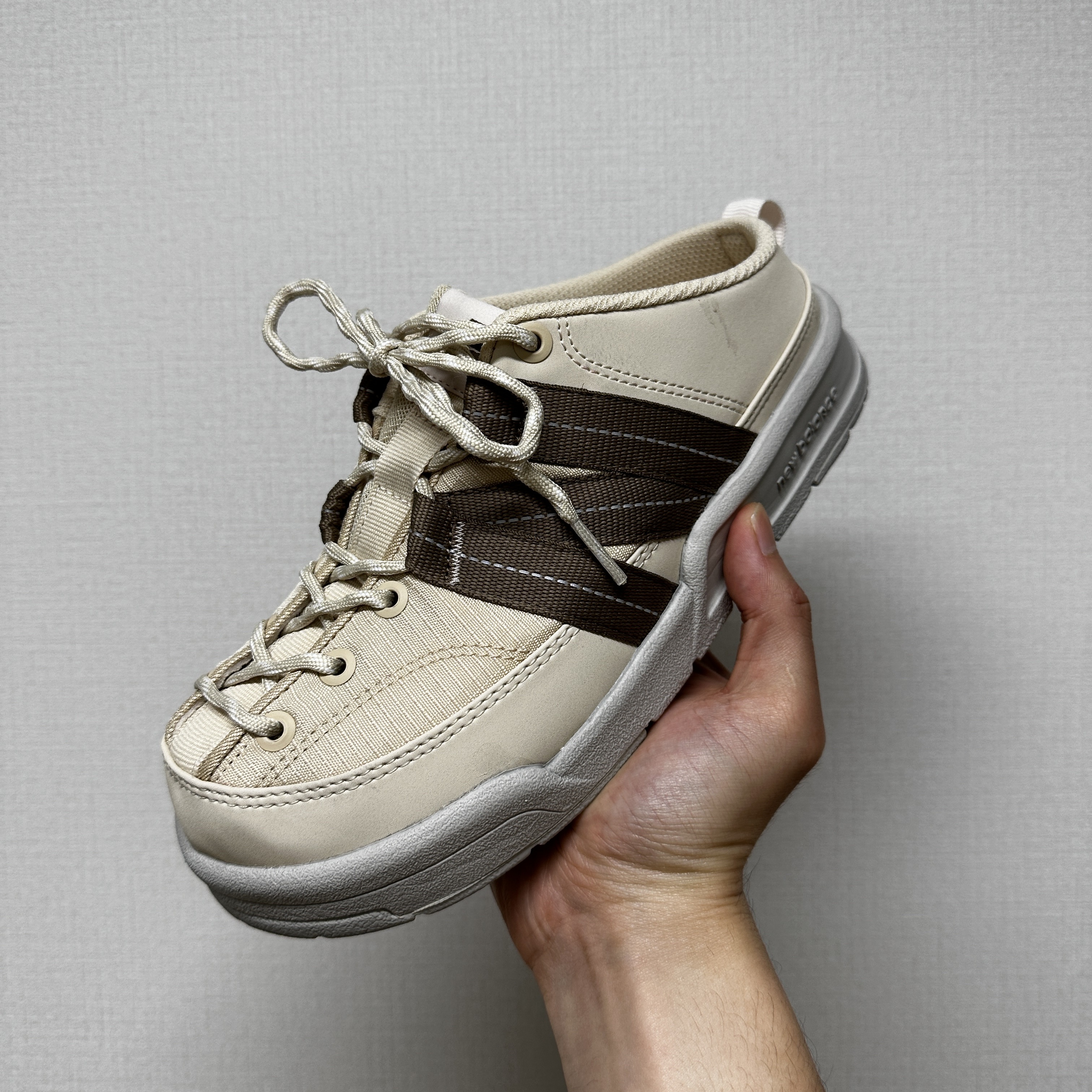 New Balance CRV Mule V2 Ivory 착용 스타일 - 3