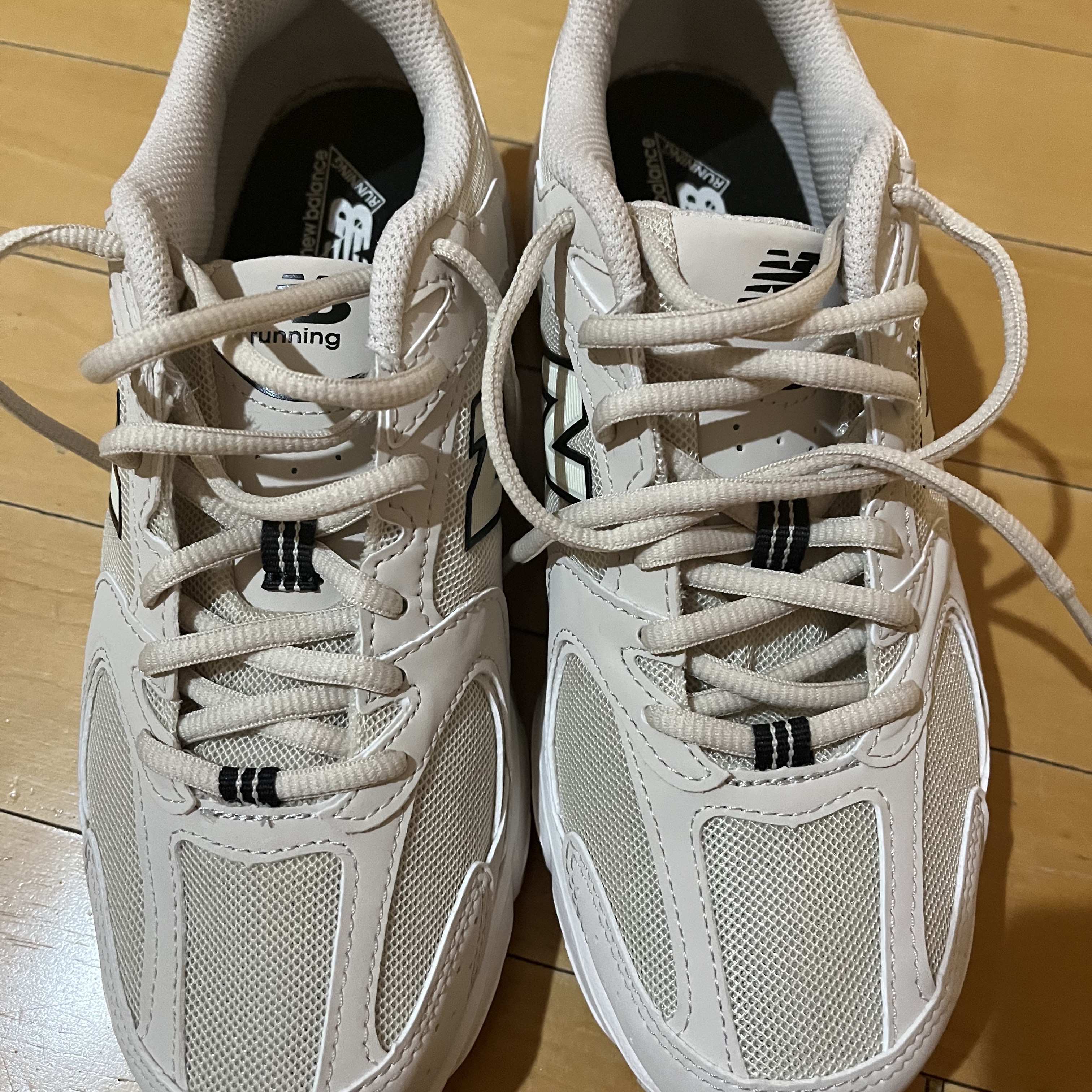 New Balance 530 Ivory 착용 스타일 - 2