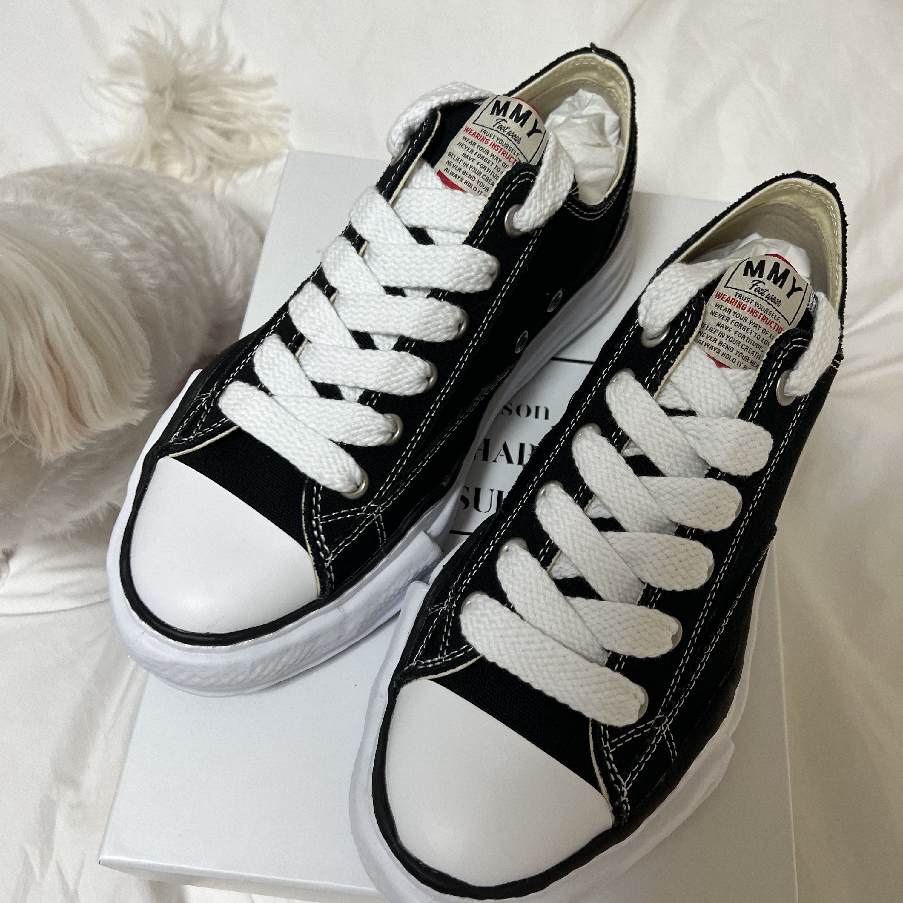 Maison Mihara Yasuhiro Peterson OG Sole Canvas Low Sneakers Black 착용 스타일
