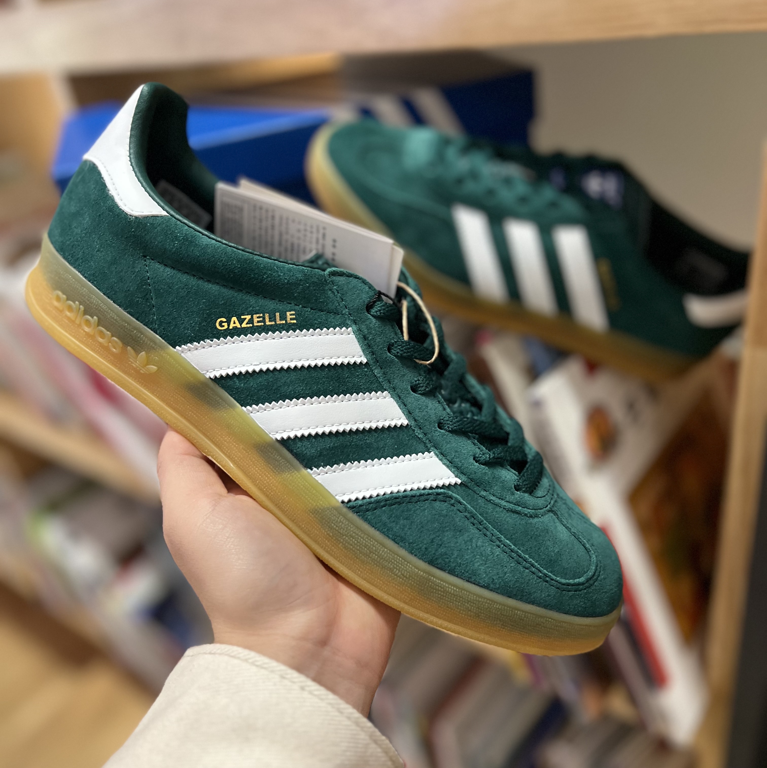 Adidas Gazelle Indoor Collegiate Green Hazy Sky 착용 스타일