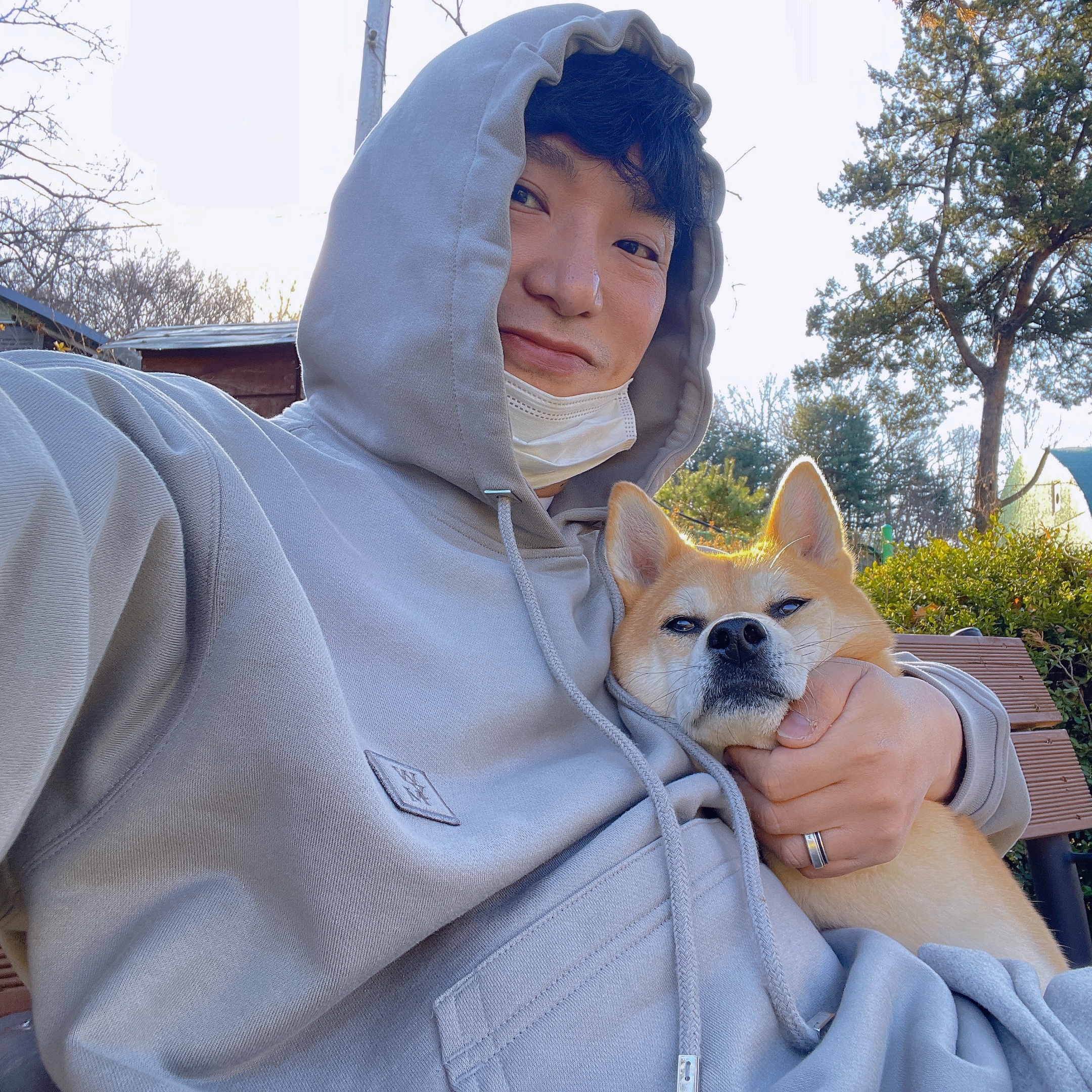 Wooyoungmi Feather Back Logo Hooded Sweatshirt Grey - 23SS 착용 스타일 - 1