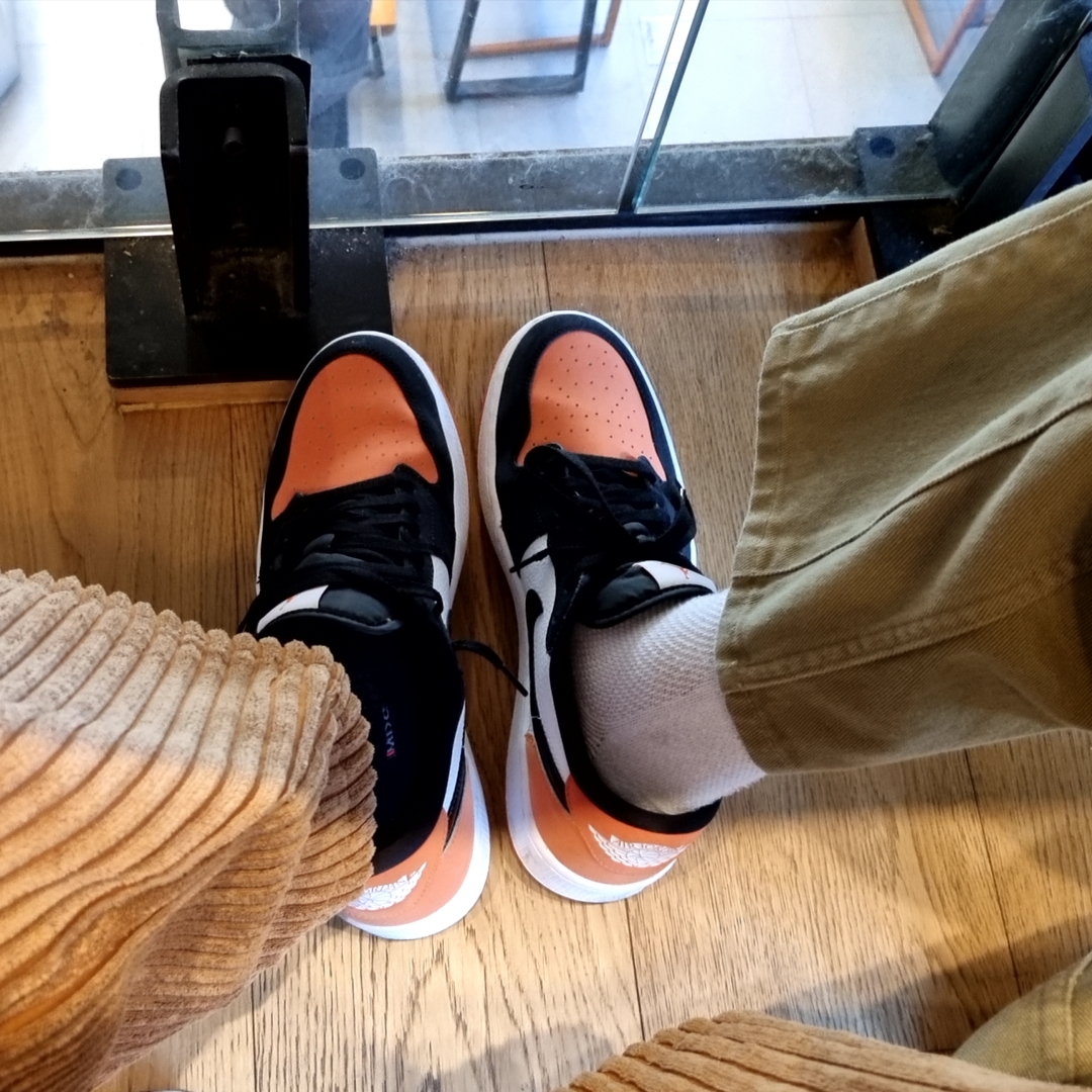 Jordan 1 Low Golf Starfish 착용 스타일 - 1