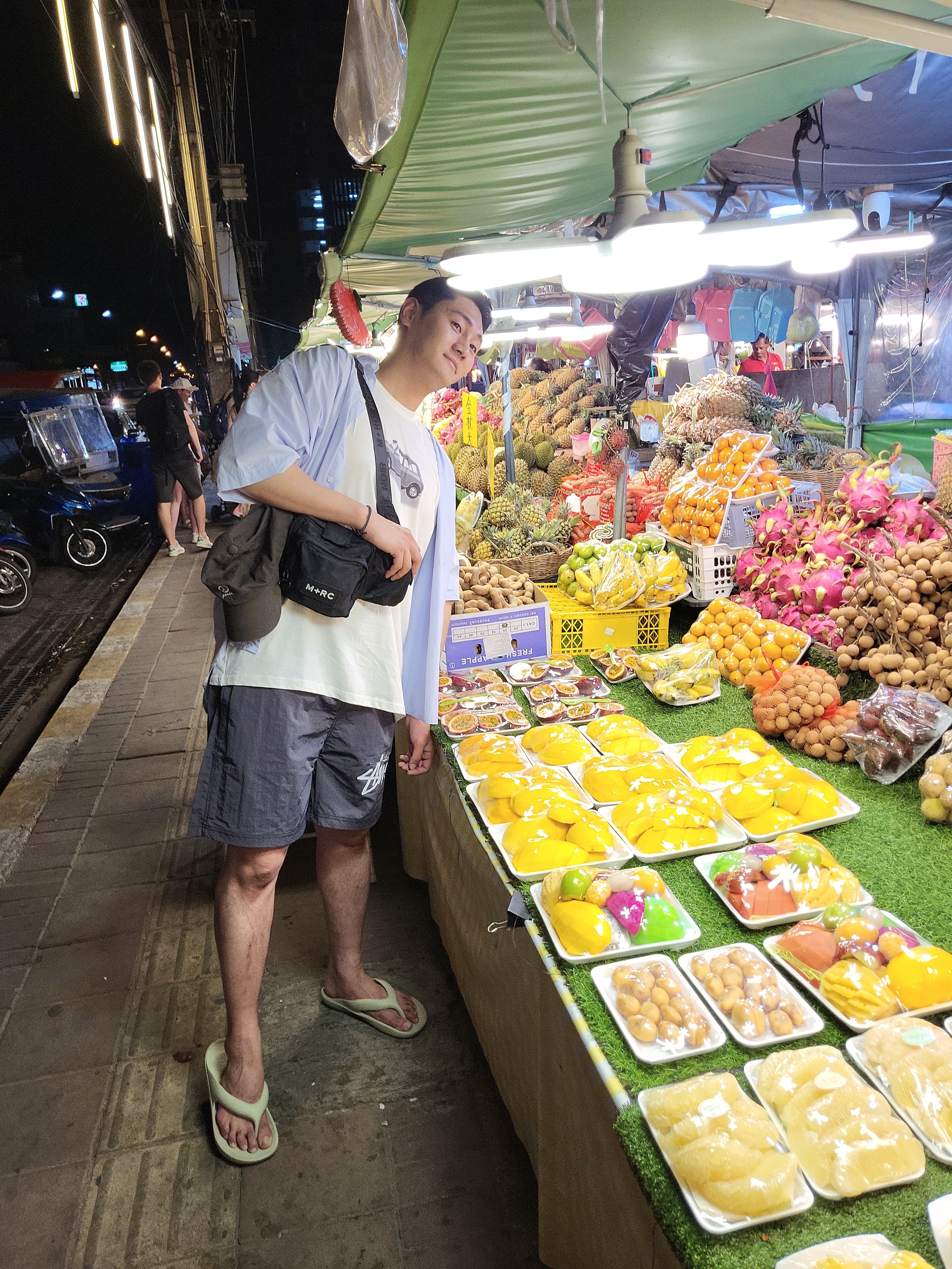 Nike x Stussy Water Shorts Off Noir, New Balance x Taw&Toe Flip Flop Light Green 착용 스타일 - 1