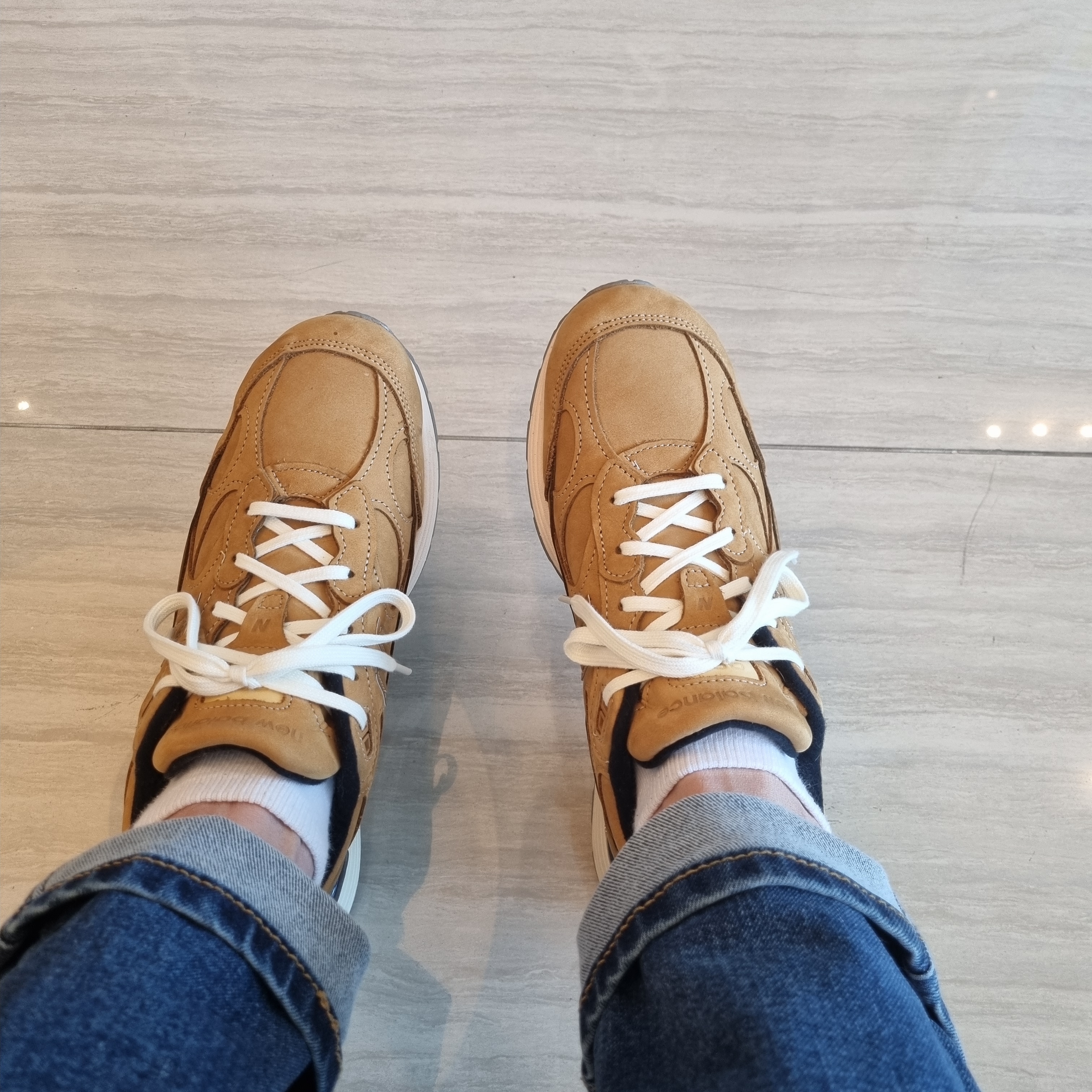 New Balance 992 Made in USA Brown 착용 스타일 - 2