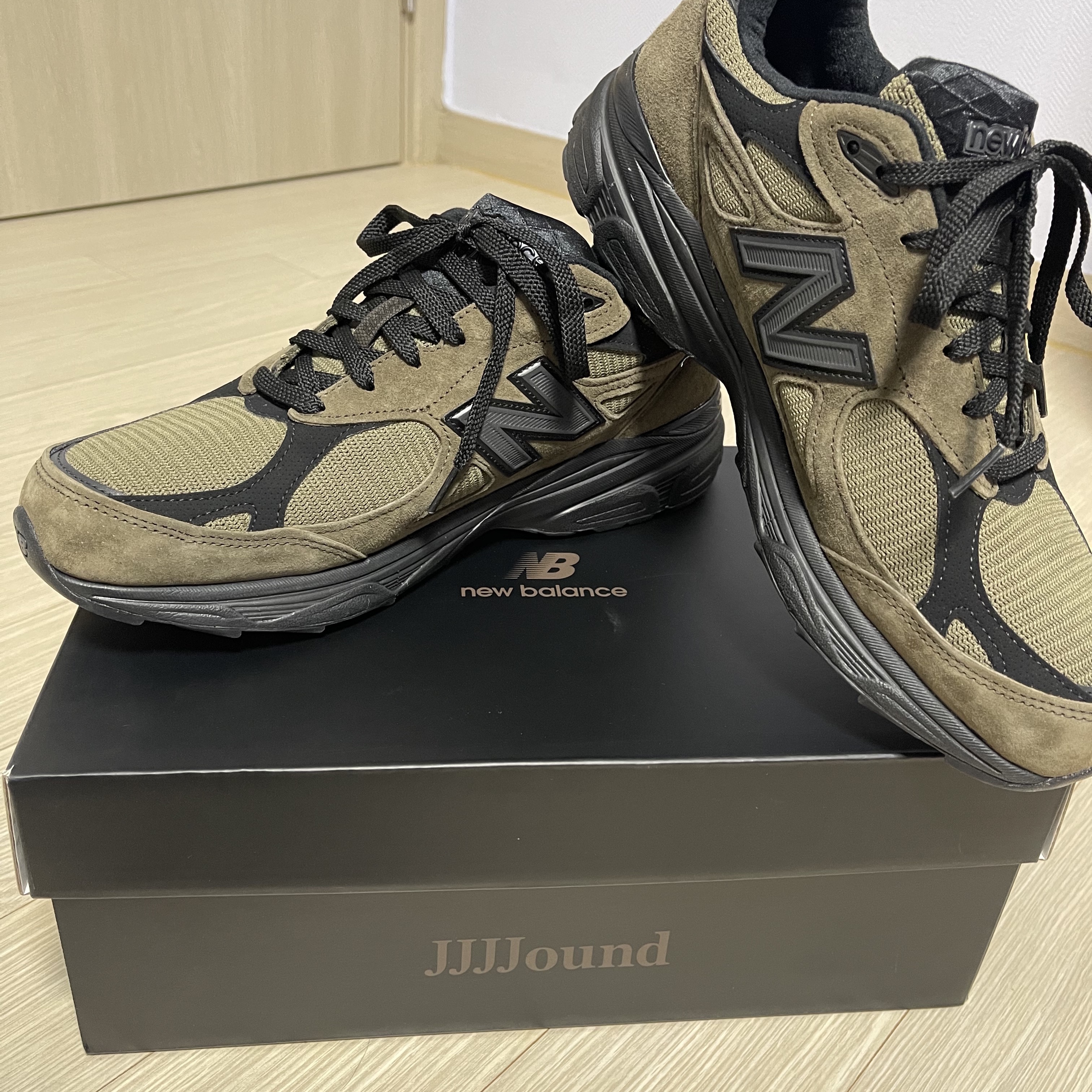 New Balance x JJJJound 990v3 Brown Black 착용 스타일 - 2