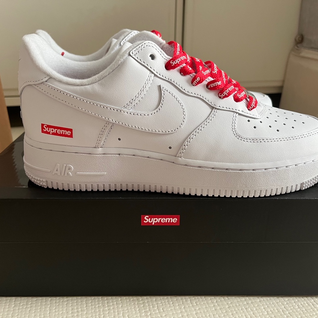Nike x Supreme Air Force 1 Low White 착용 스타일 - 4