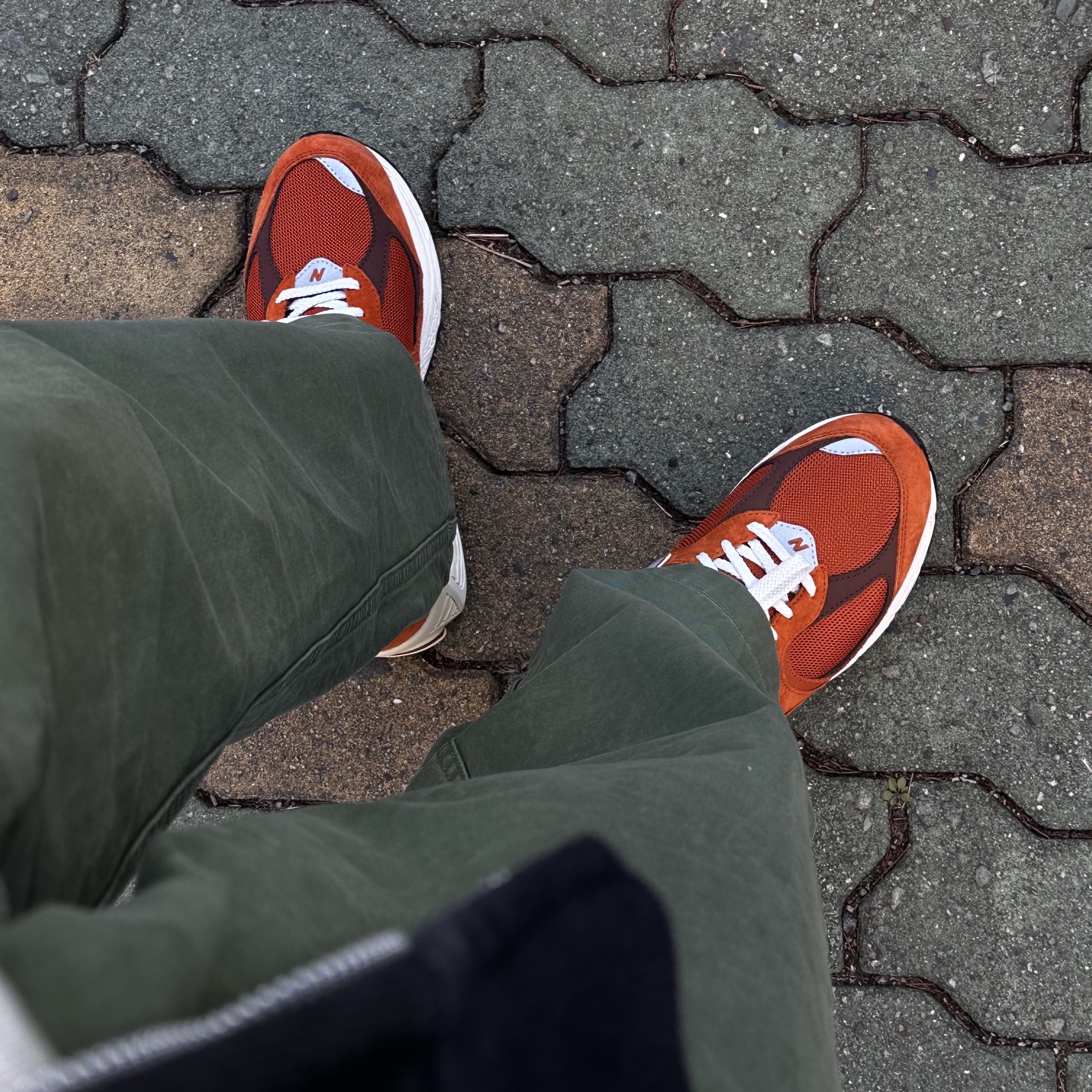 New Balance 2002R Rust Oxide 착용 스타일
