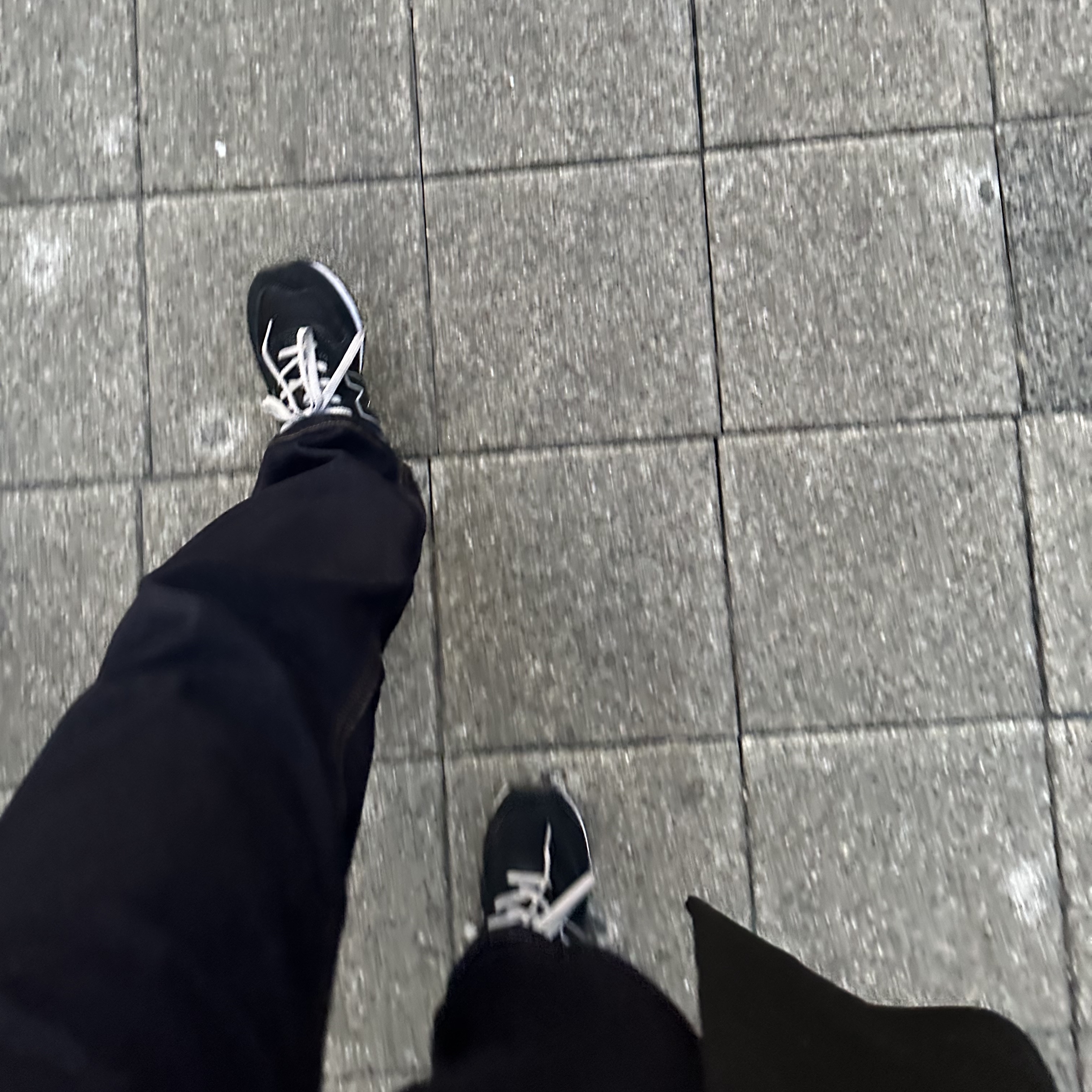 New Balance 574 Black - D Standard 착용 스타일