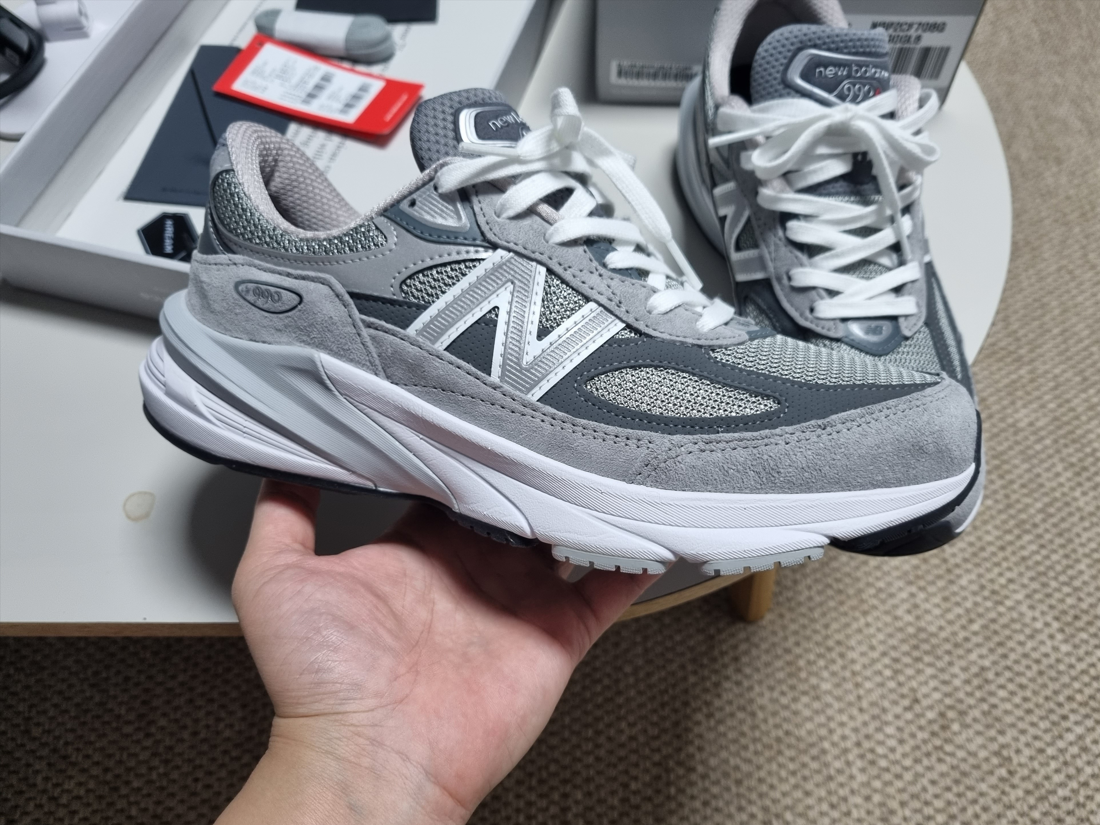 New Balance 990v6 Made in USA Grey - D Standard 착용 스타일 - 1