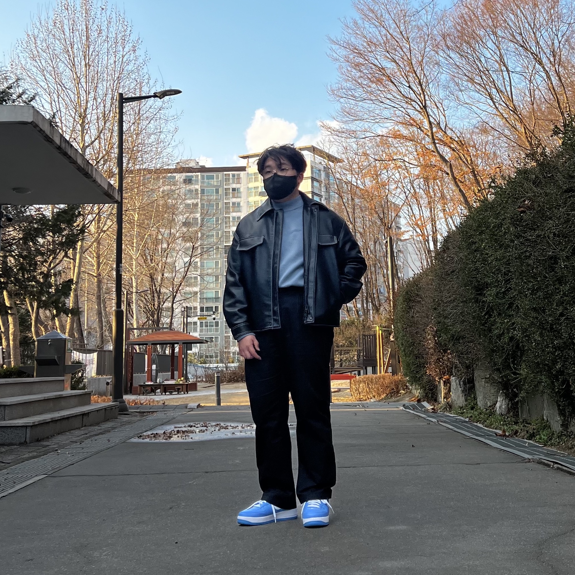 Nike Air Force 1 Low Retro Color of the Month University Blue 착용 스타일