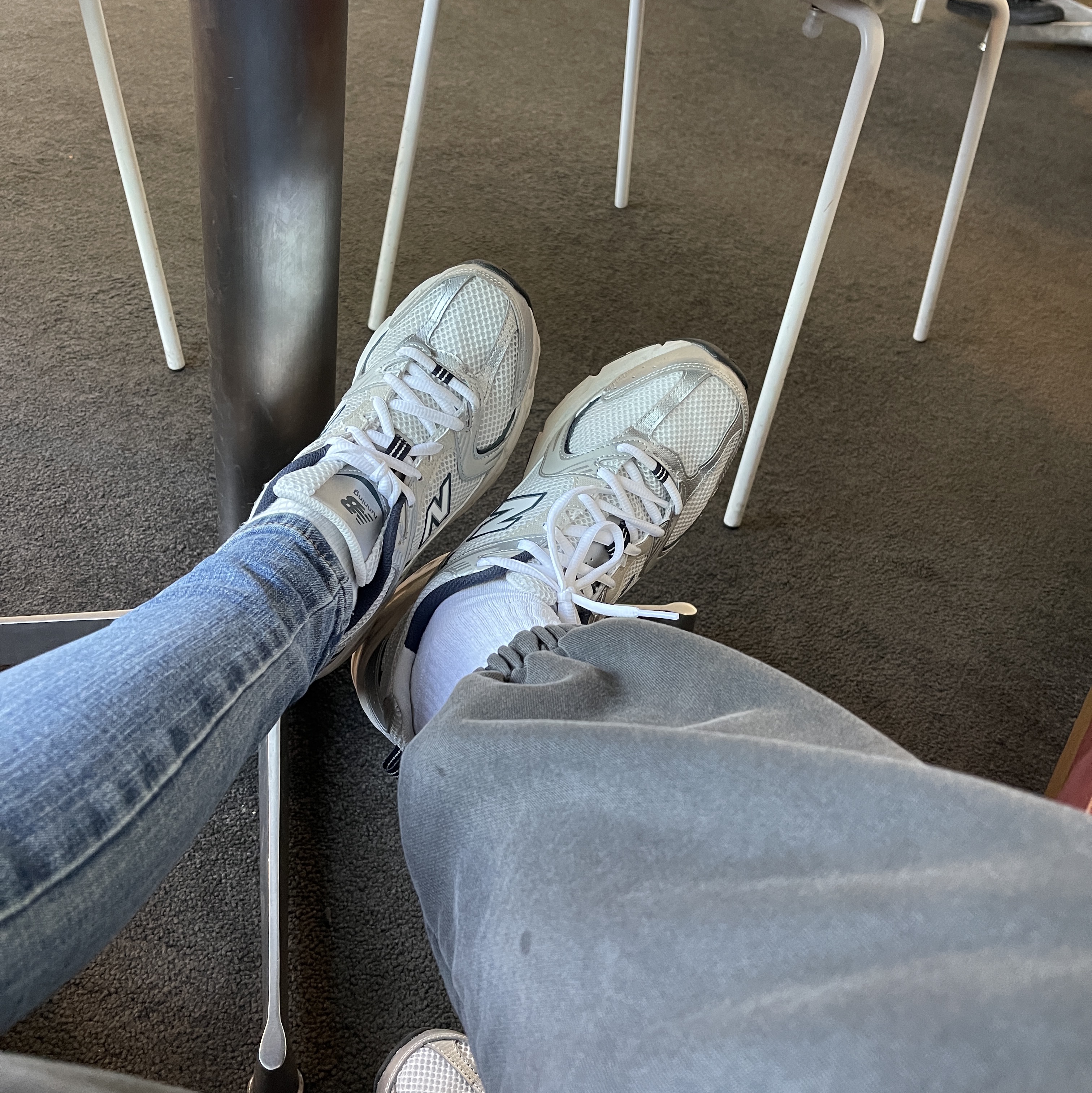 New Balance 530 Steel Grey 착용 스타일