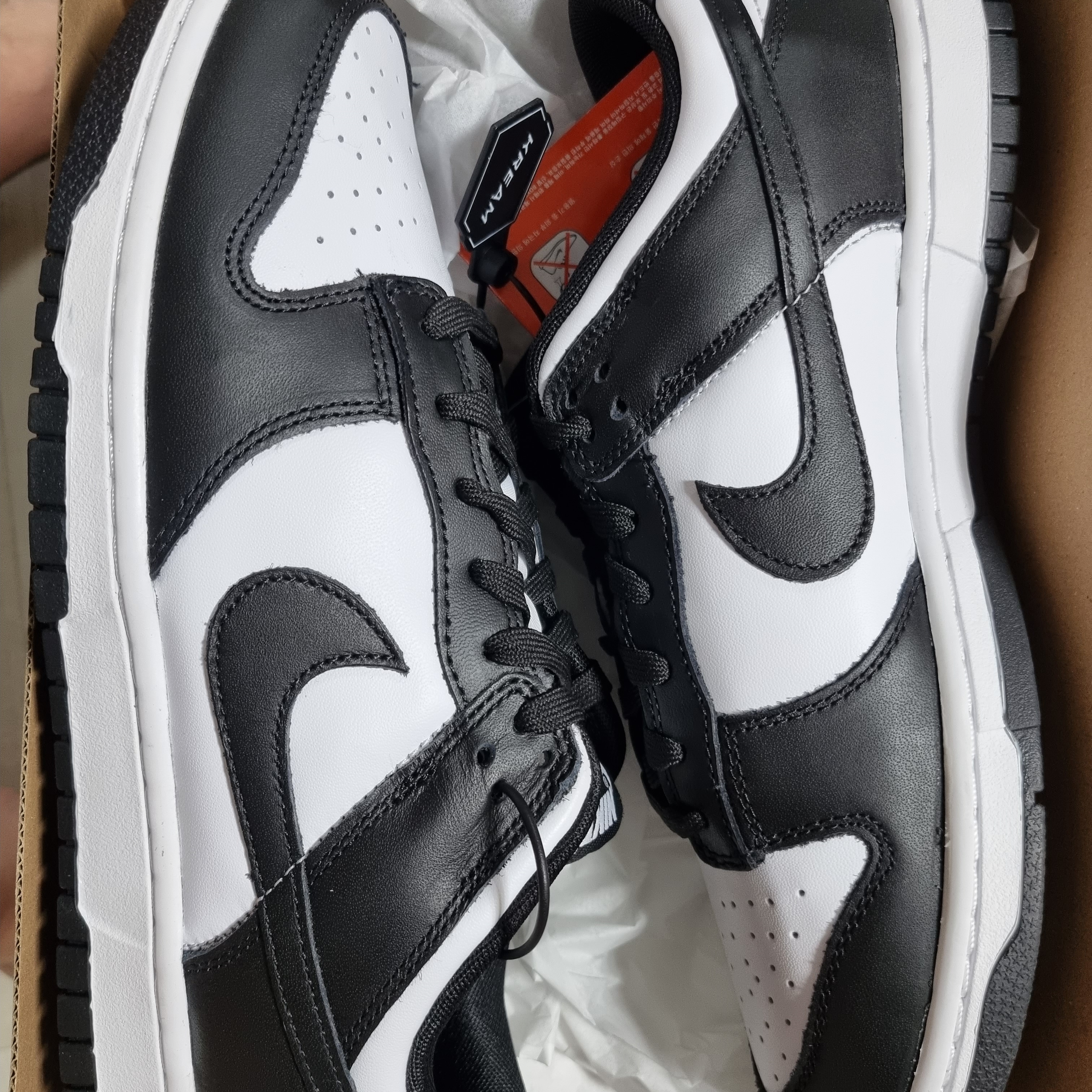 Nike Dunk Low Retro Black 착용 스타일