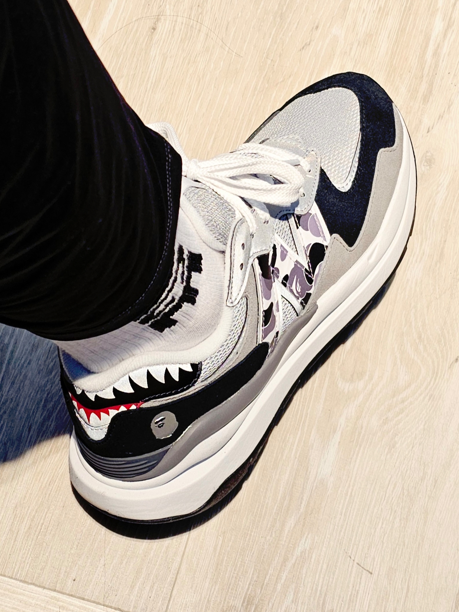 New Balance x BAPE 5740 Grey 착용 스타일