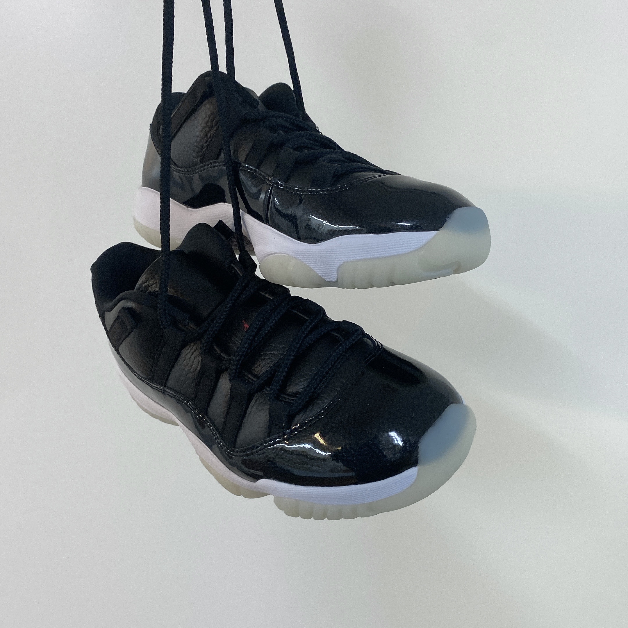 Jordan 11 Retro Low 72-10 착용 스타일 - 3