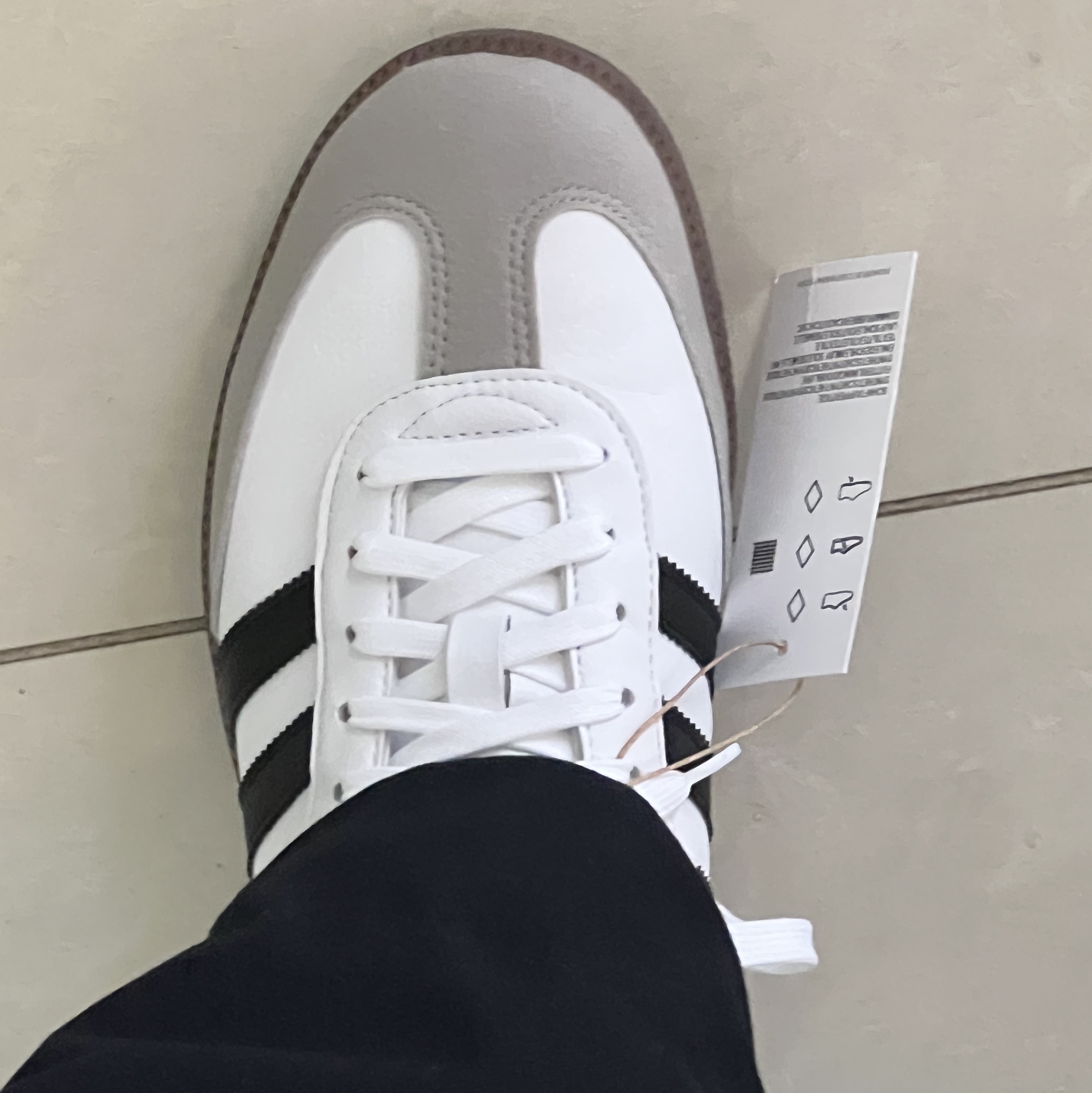 Adidas Samba Vegan White Black 착용 스타일 - 2