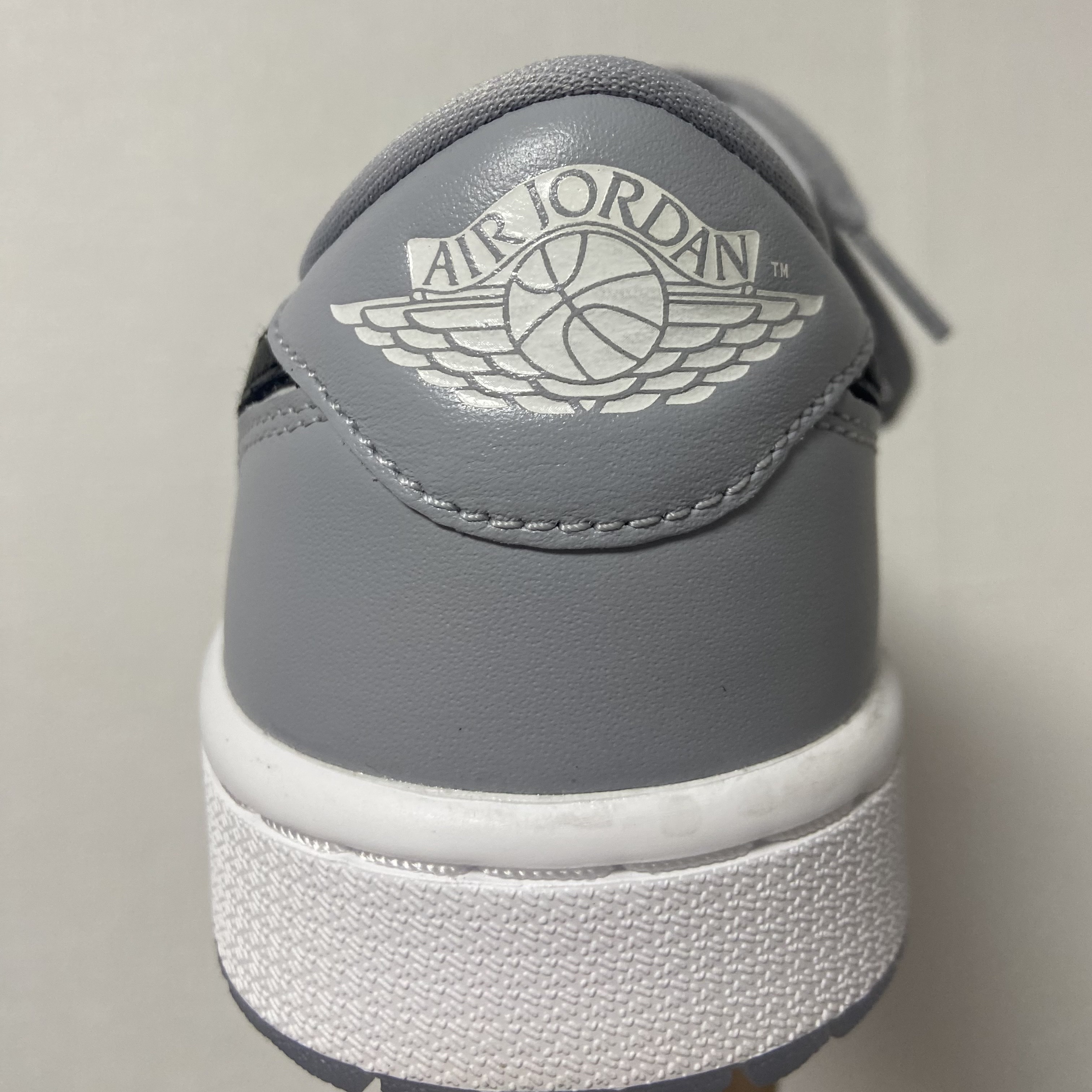 Jordan 1 Low Golf Wolf Grey 착용 스타일 - 4